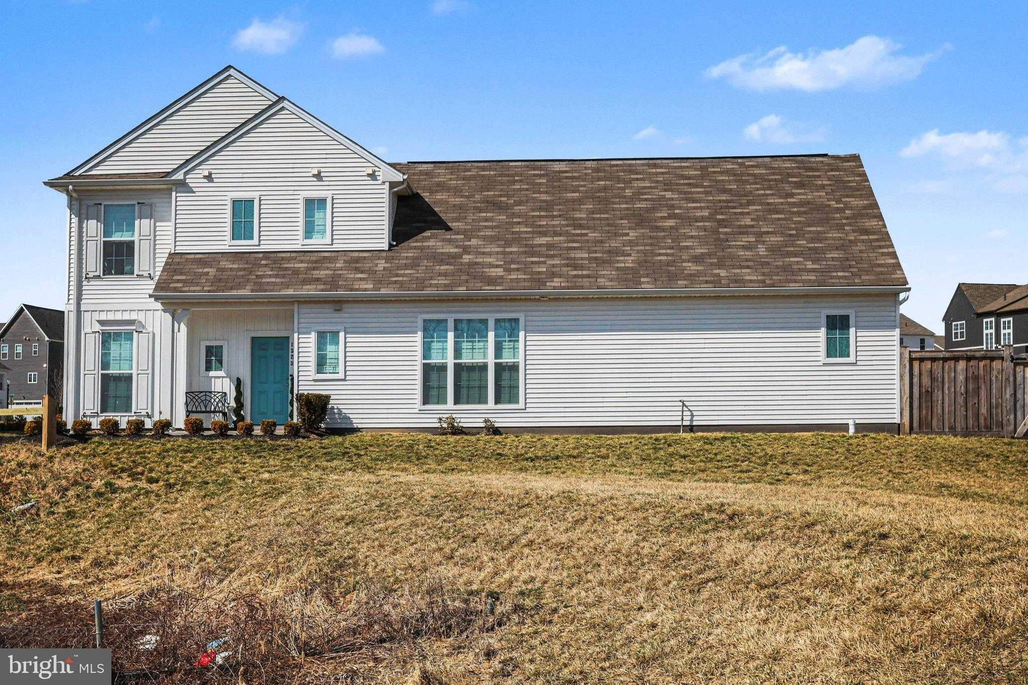 1323 Arlington Way photo 2