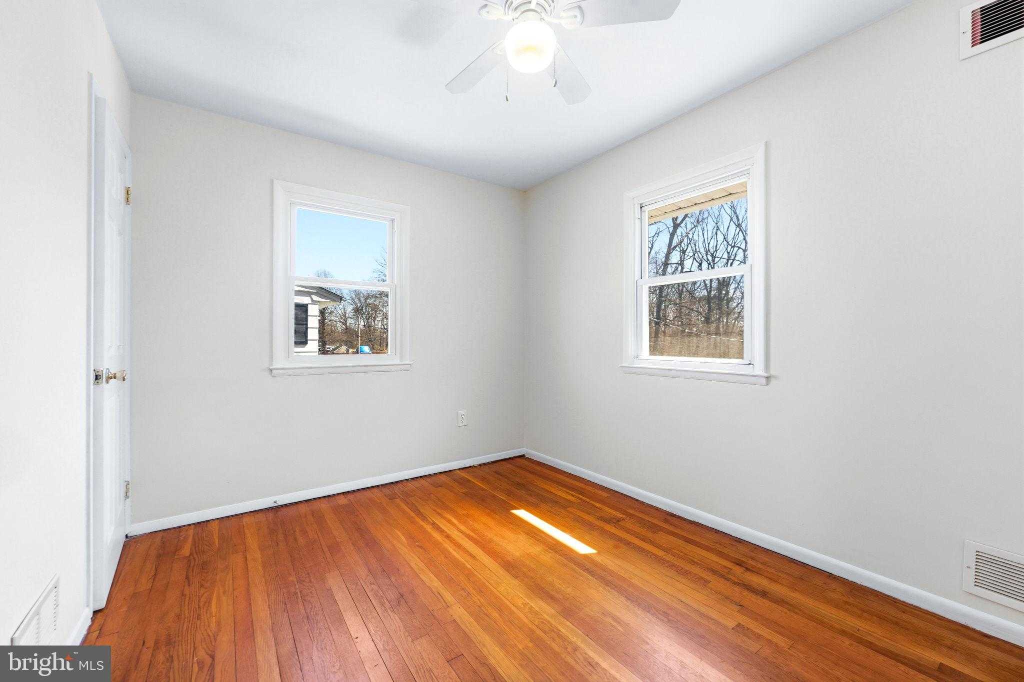 941 Homberg Ave photo 17