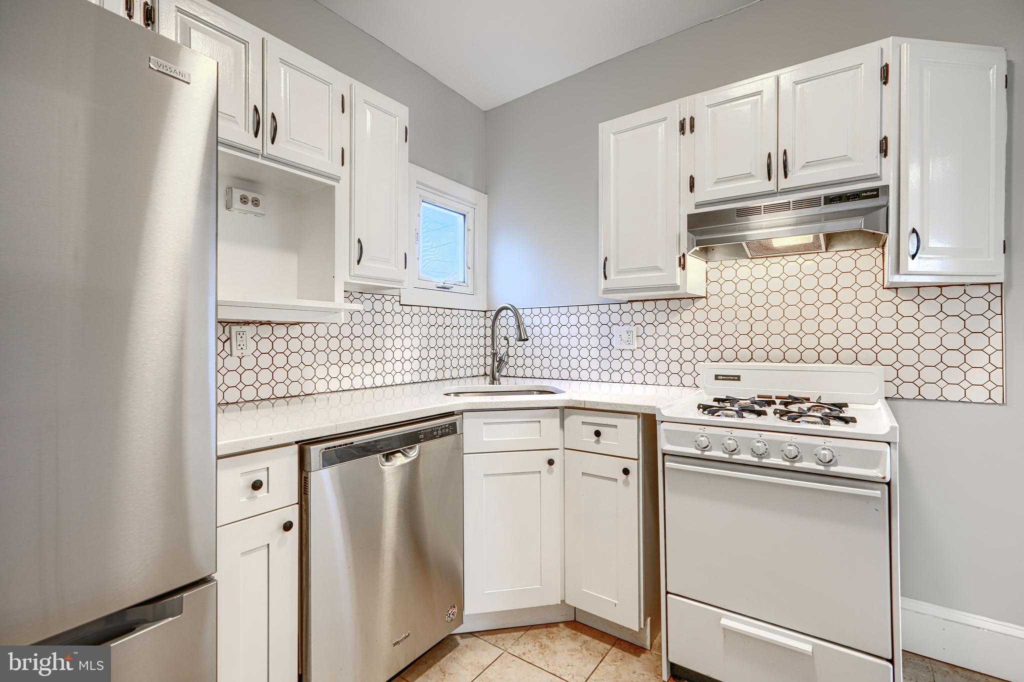 608 Radnor Ave photo 9