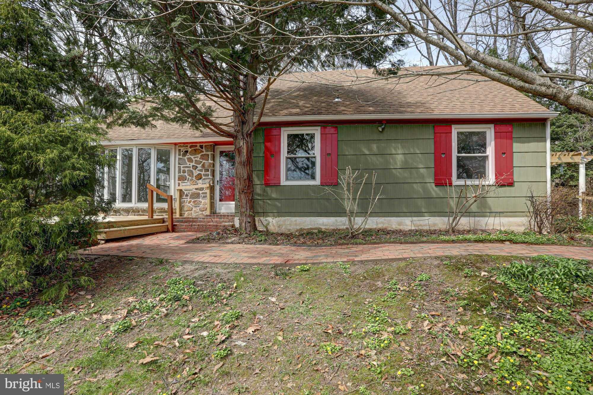 520 Clarks Ln photo 2