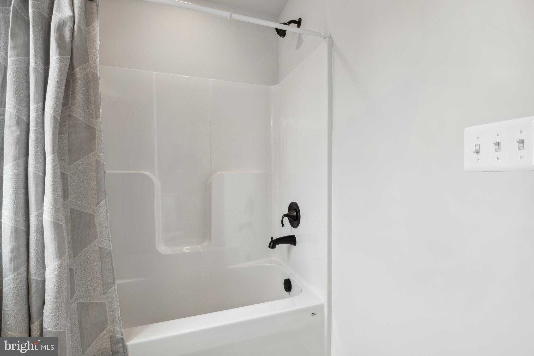 7715 Woodlawn Ave photo 26