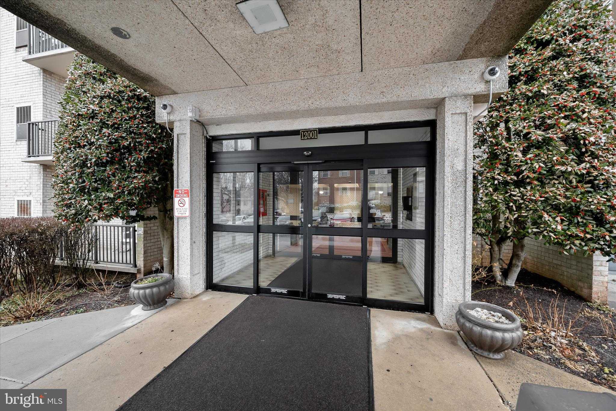 12001 Old Columbia Pike Apt 516 photo 2