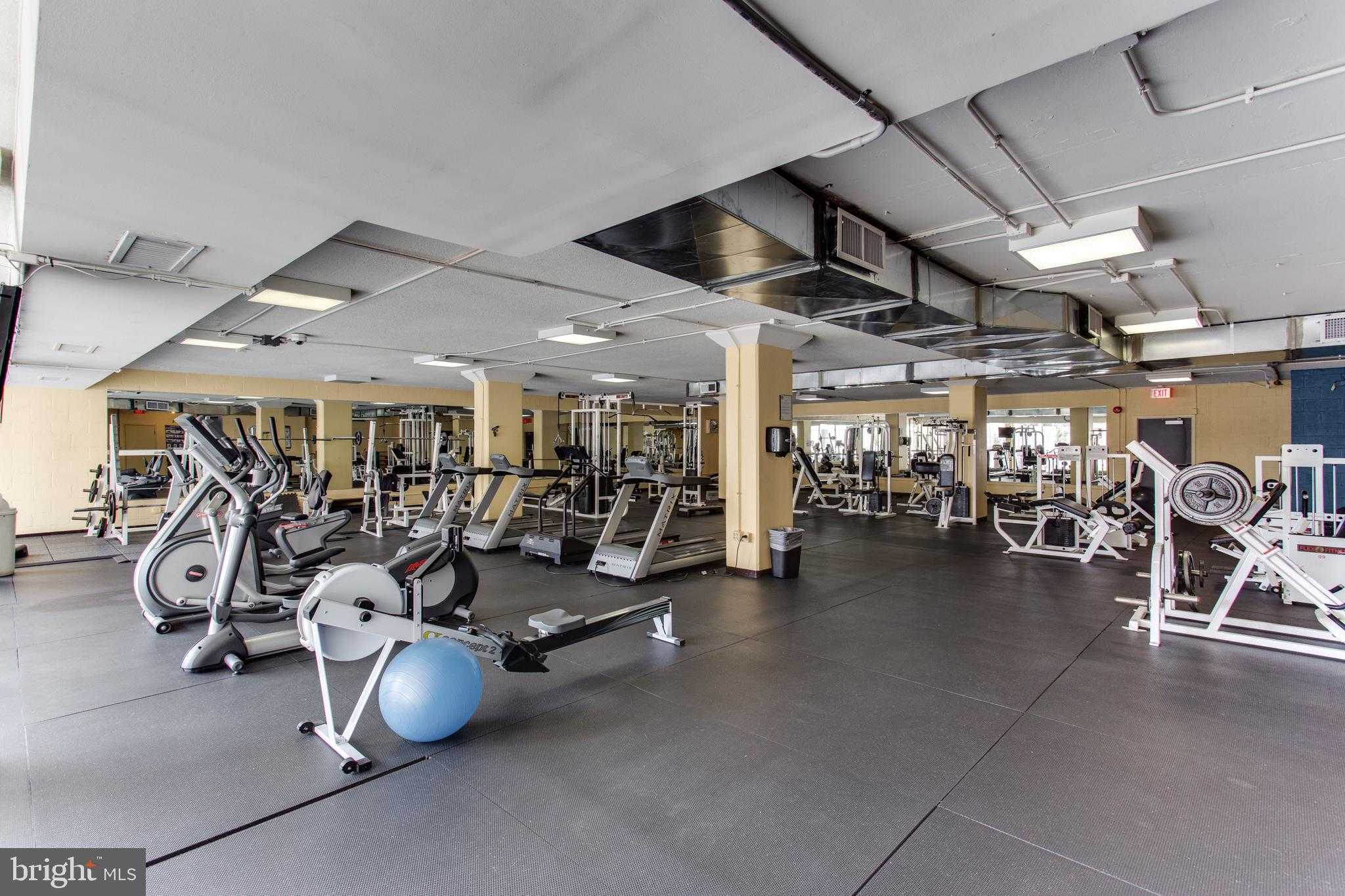 4600 S Four Mile Run Dr Apt 226 photo 31