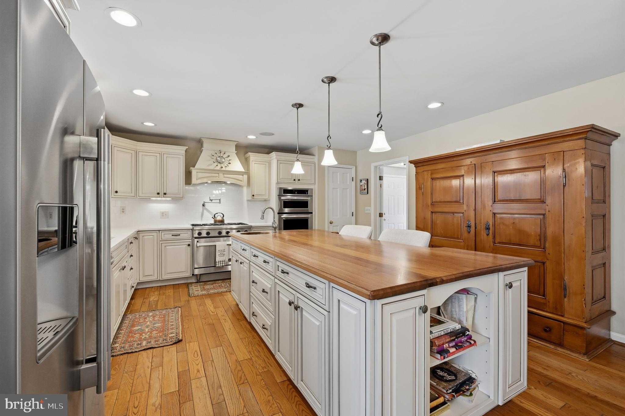 982 Wayson Way photo 16