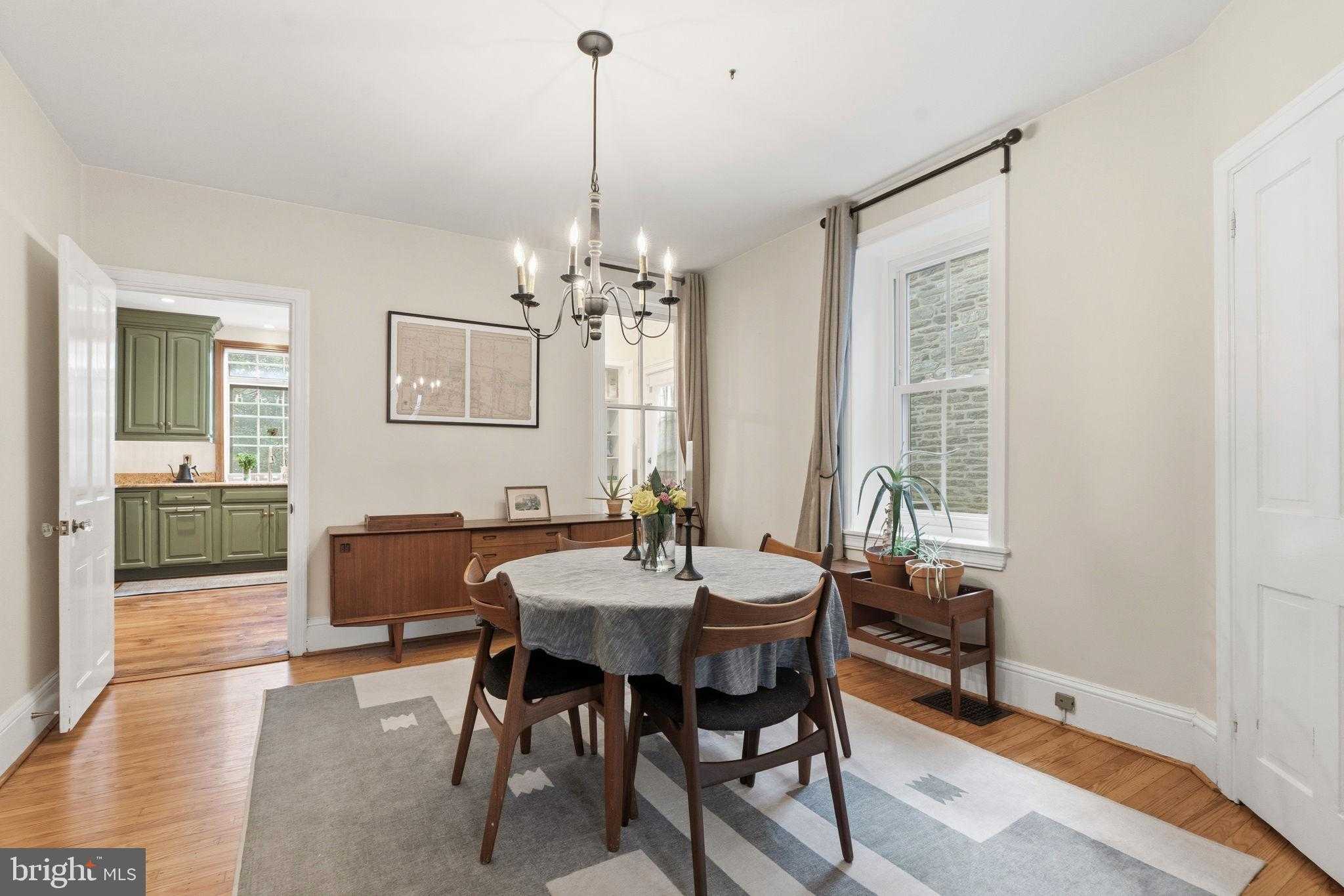 212 E Benezet St photo 7