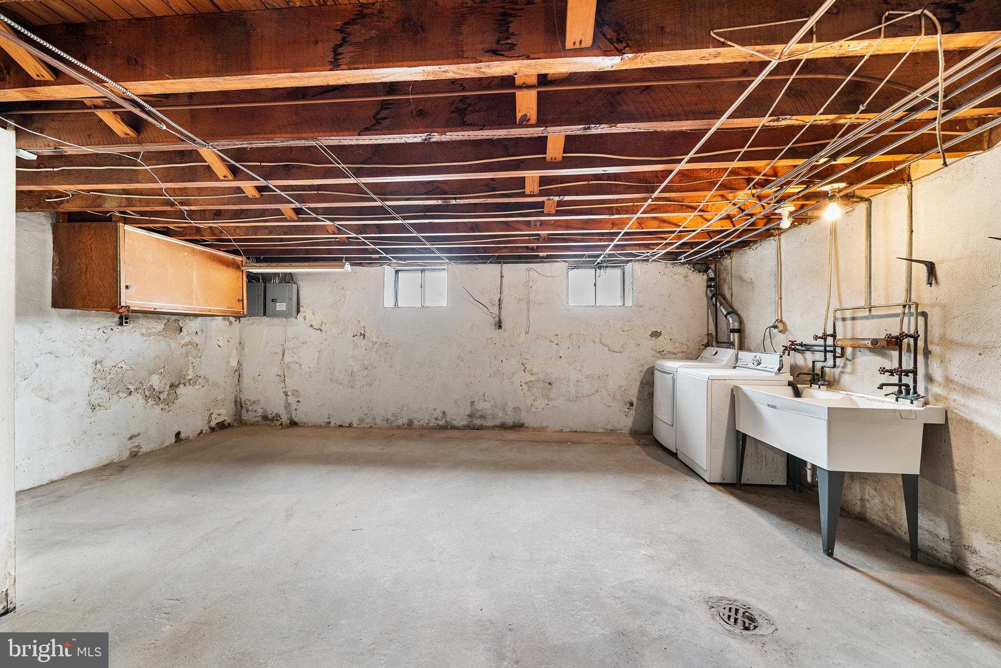 2249 Faunce St photo 40