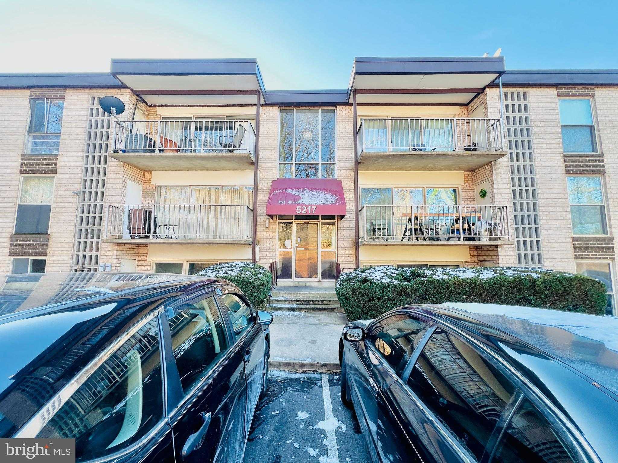 5217 Newton St Apt 101 photo 2