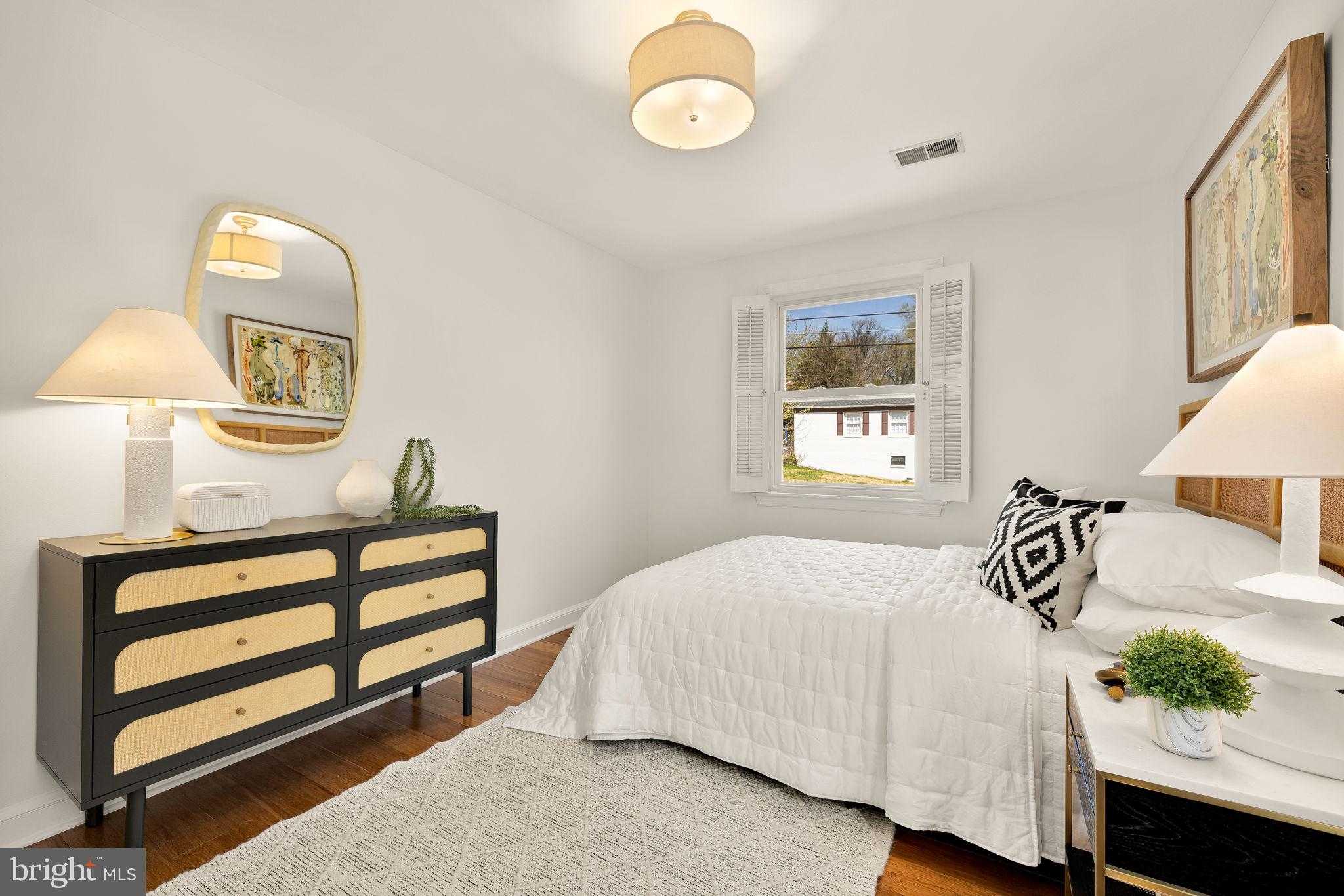 407 Hinsdale CT photo 28