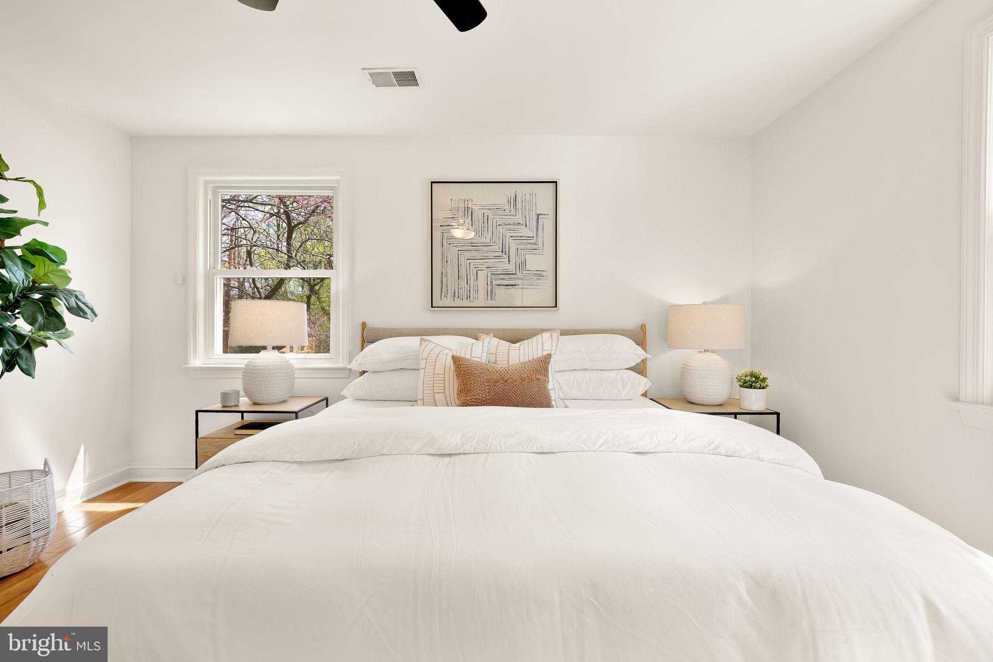 407 Hinsdale CT photo 31