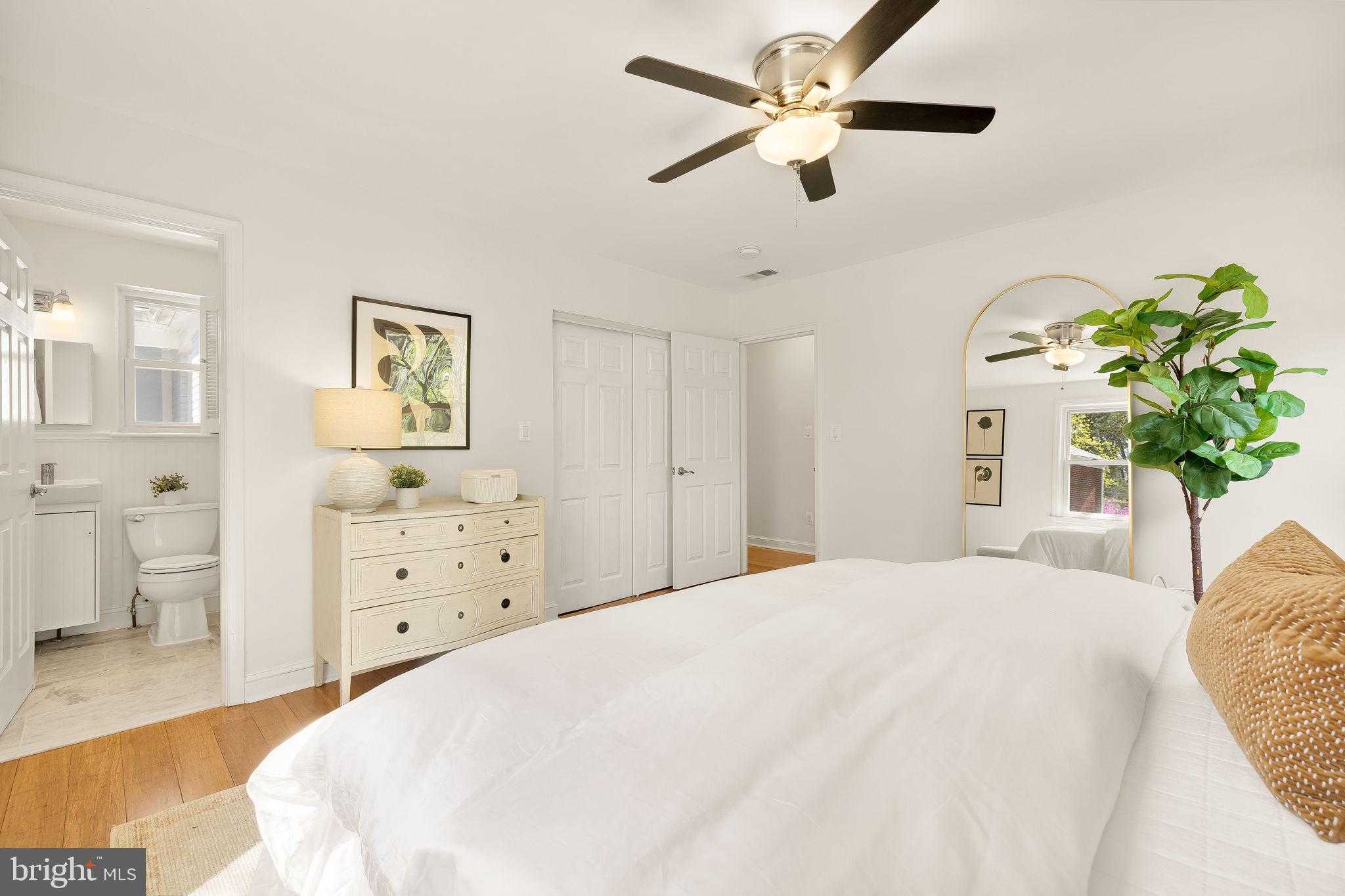 407 Hinsdale CT photo 32