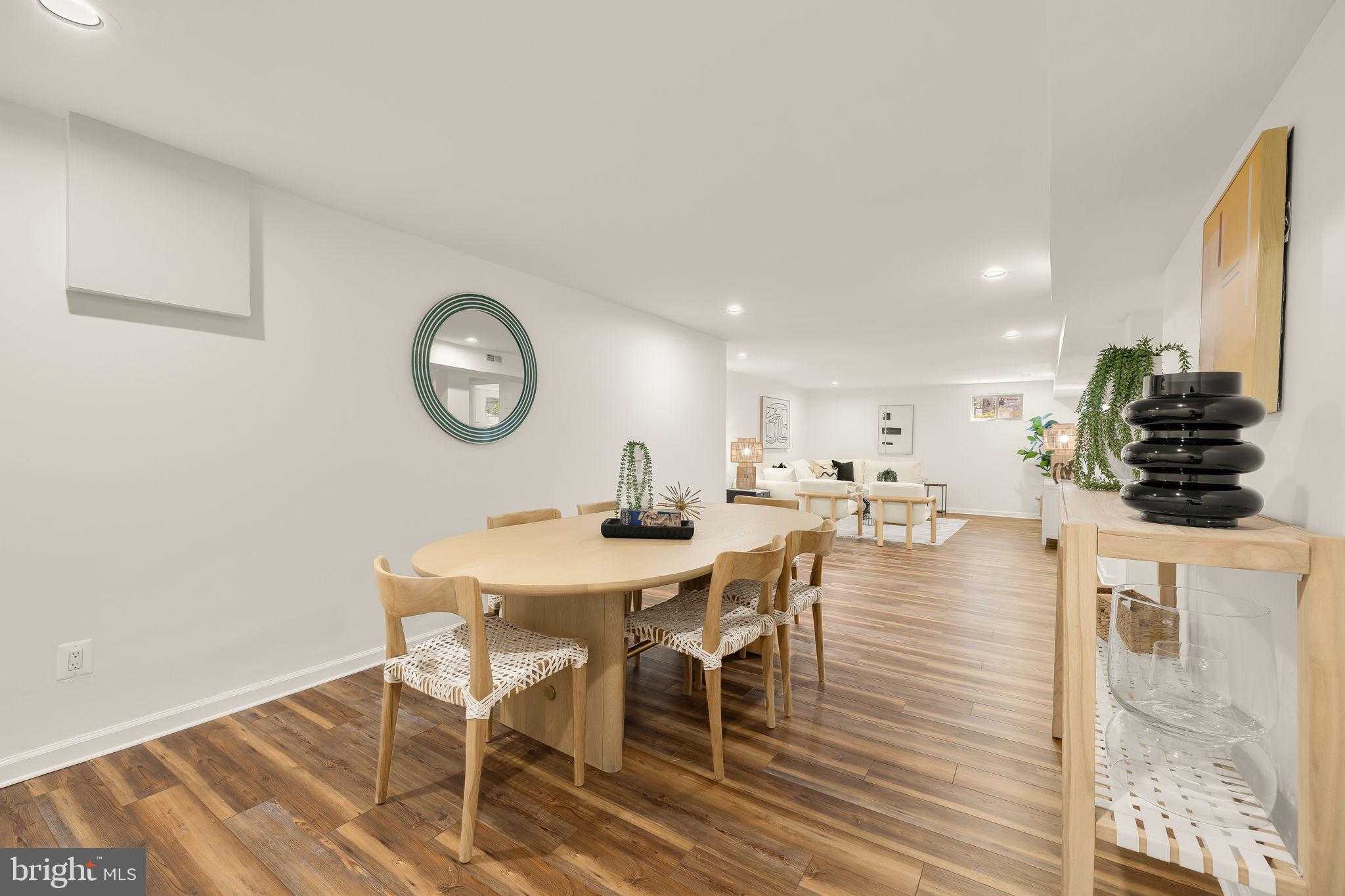 407 Hinsdale CT photo 37