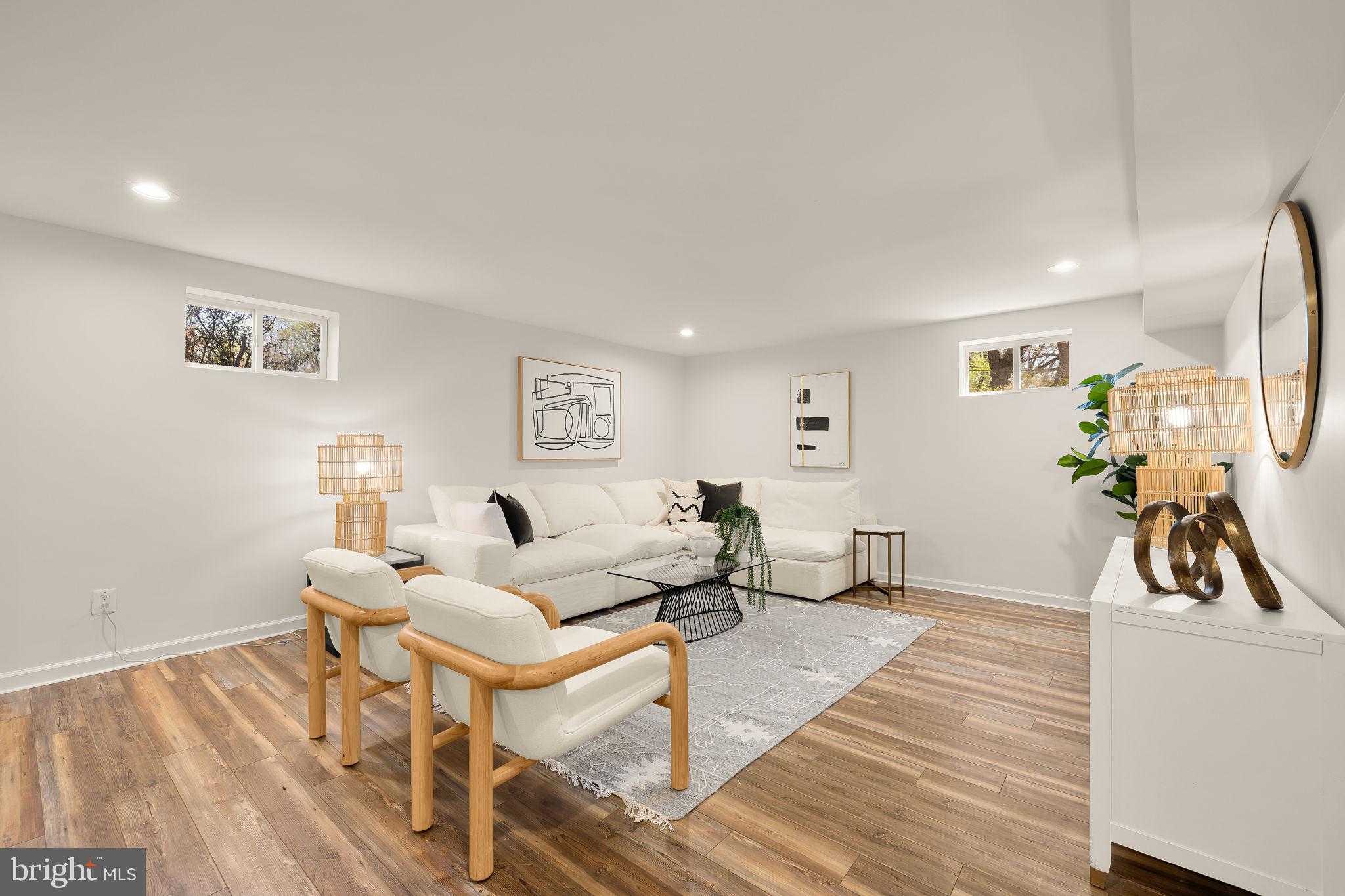 407 Hinsdale CT photo 41