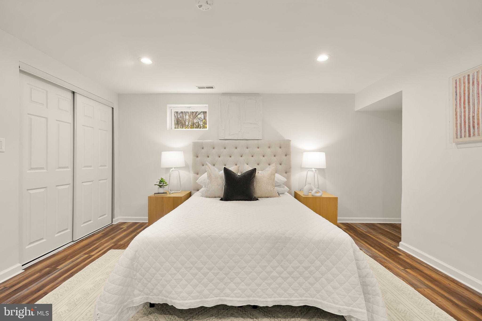 407 Hinsdale CT photo 47