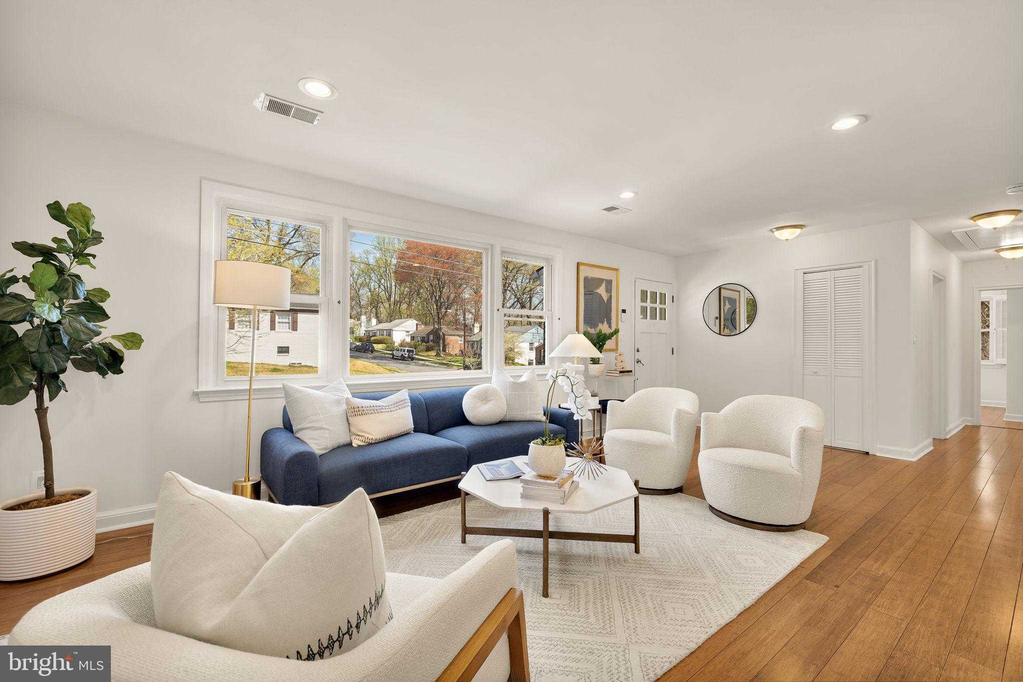 407 Hinsdale CT photo 7