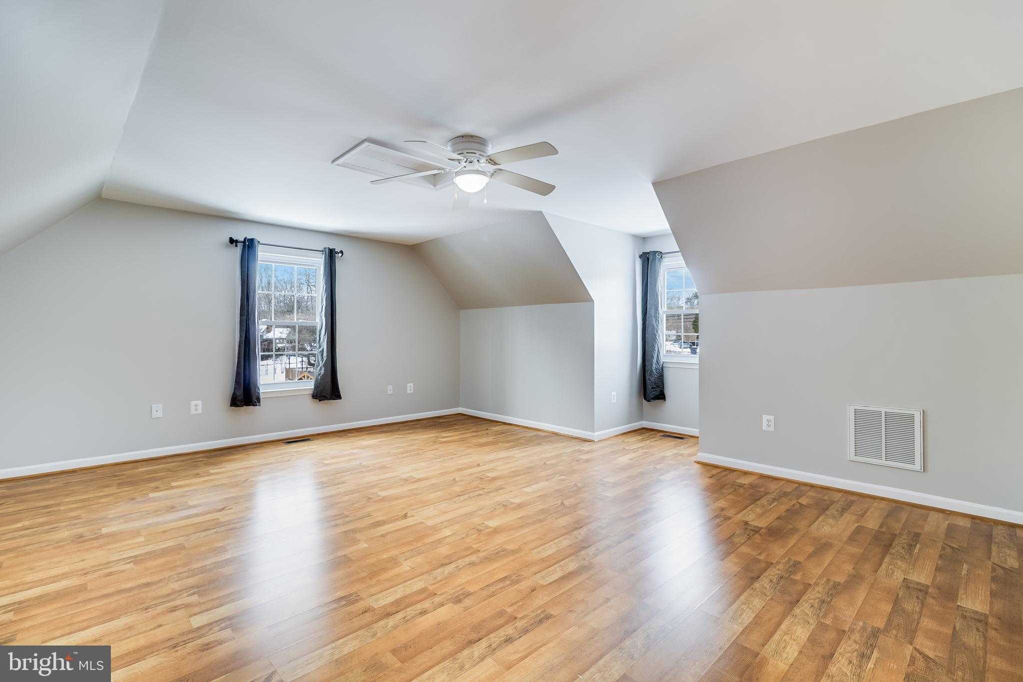 10817 Charles St photo 16