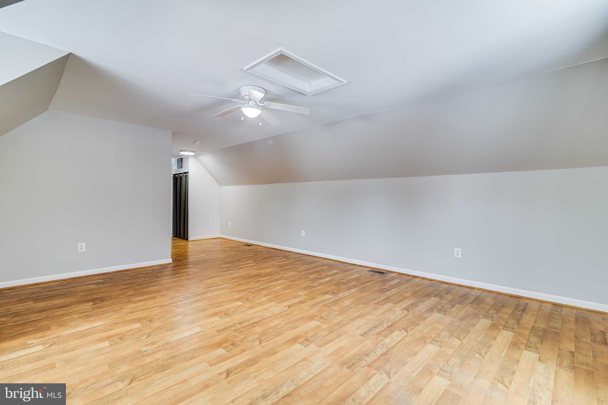 10817 Charles St photo 17