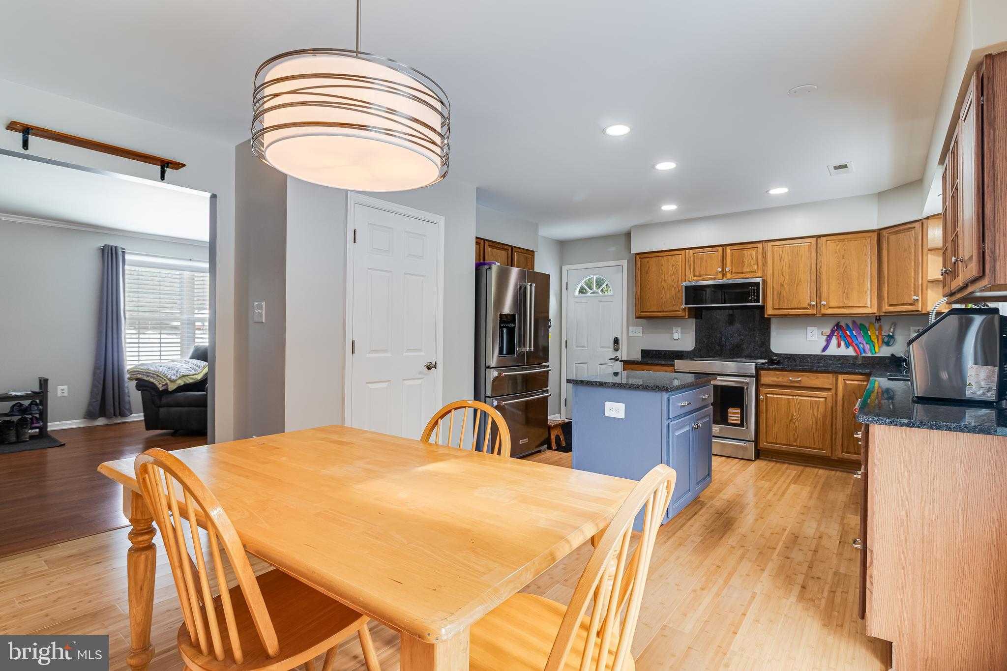 10817 Charles St photo 7