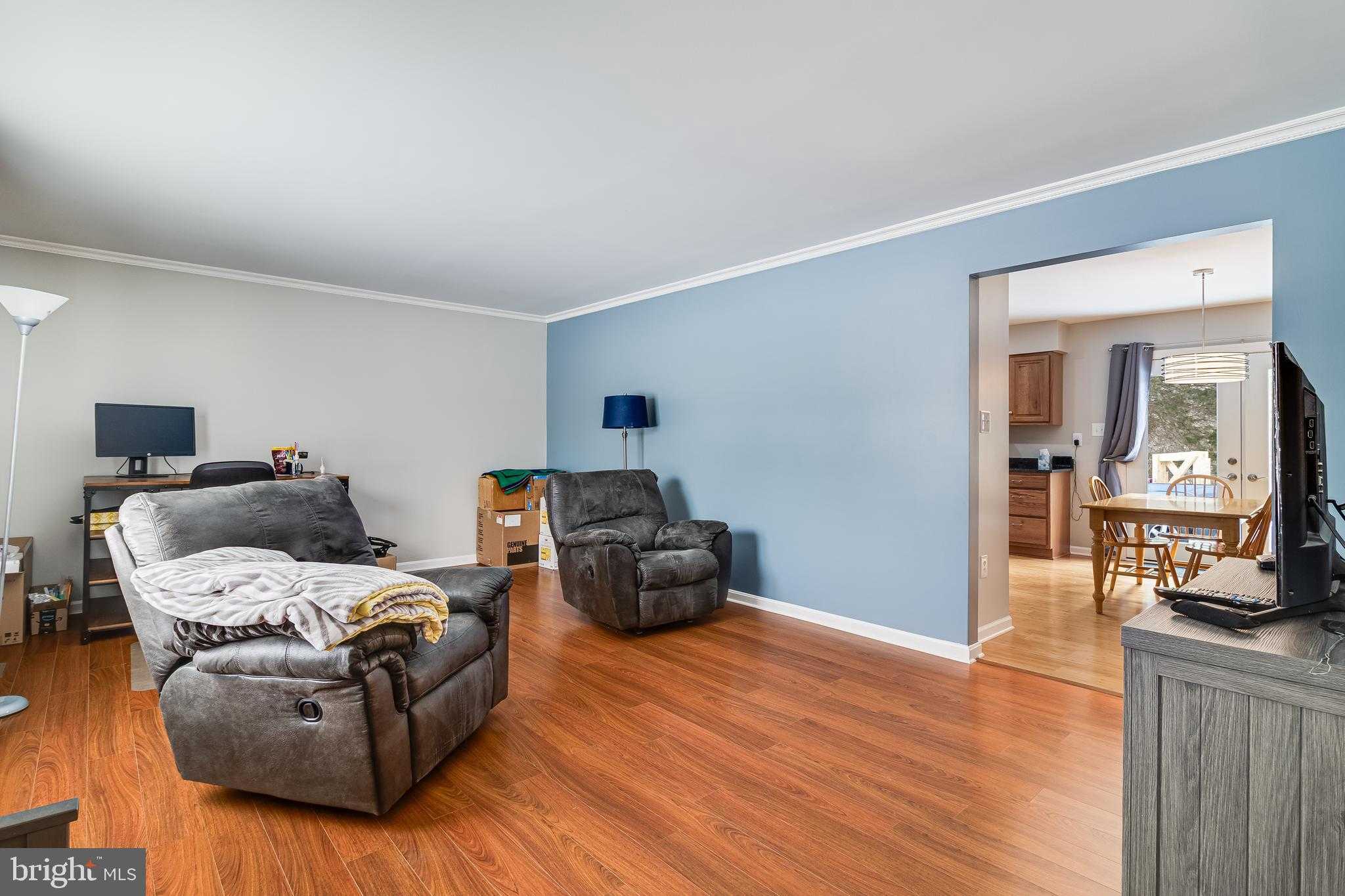 10817 Charles St photo 9