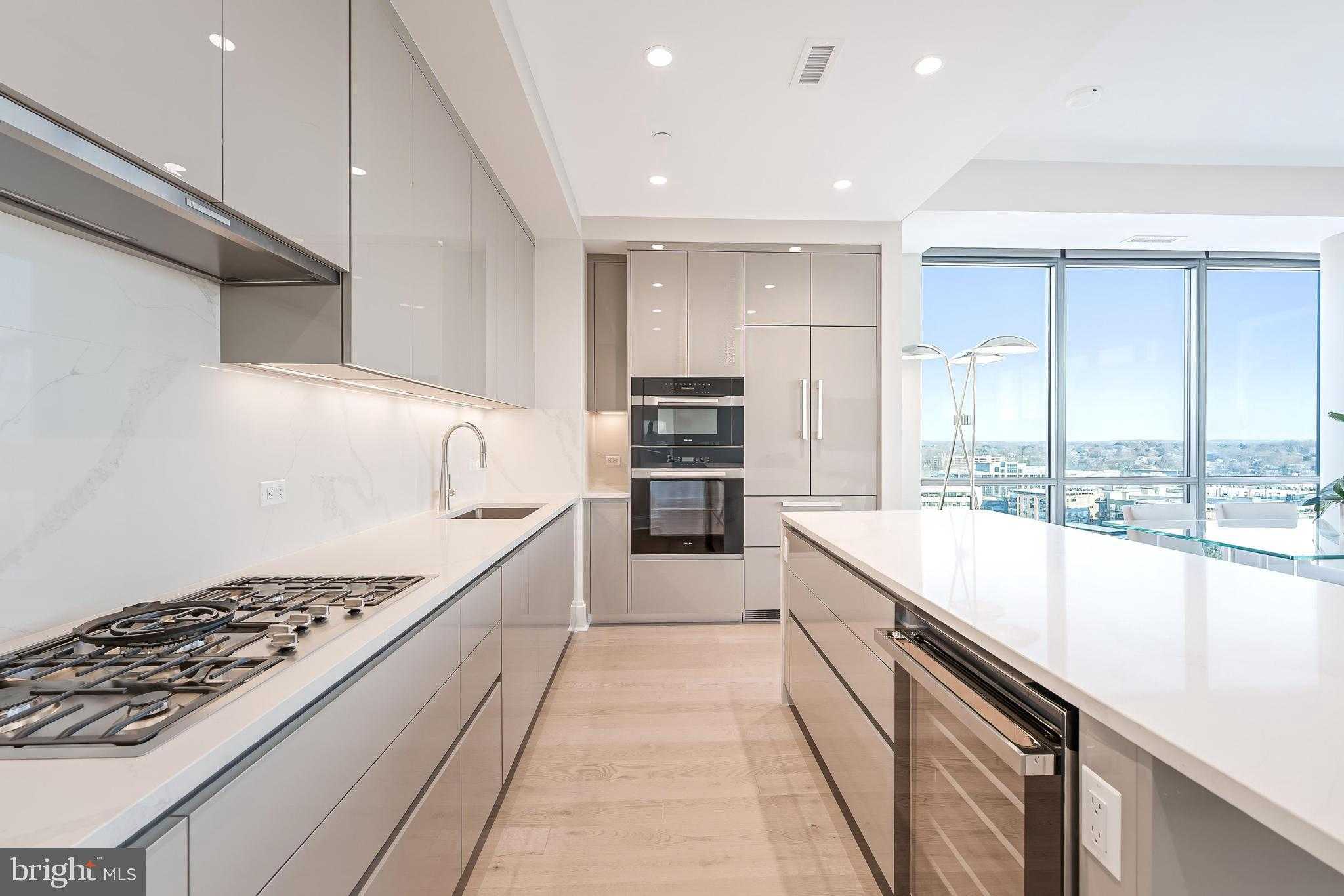 7887 Jones Branch Dr Unit 1002 photo 15