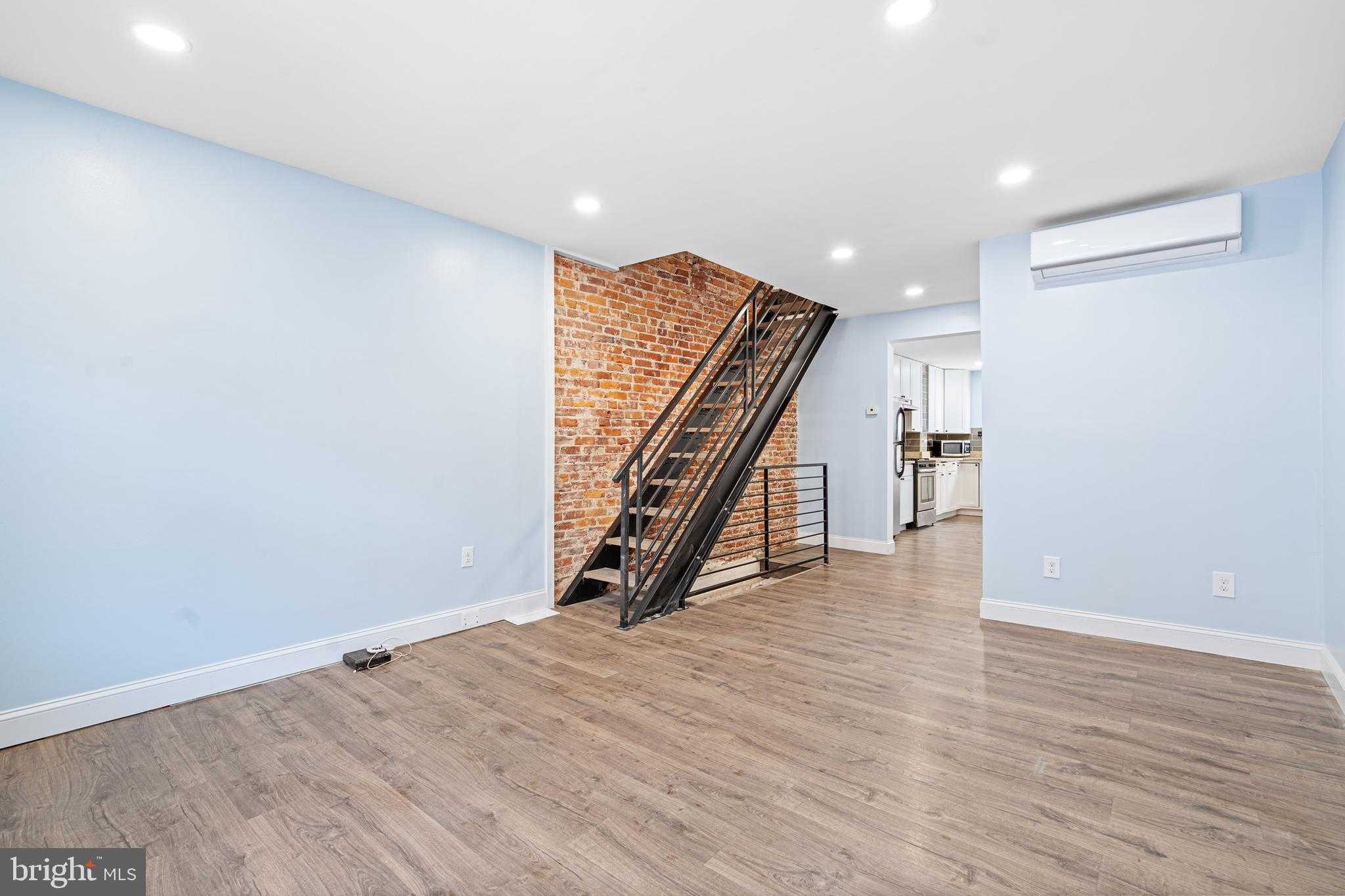 2420 S Percy St photo 4