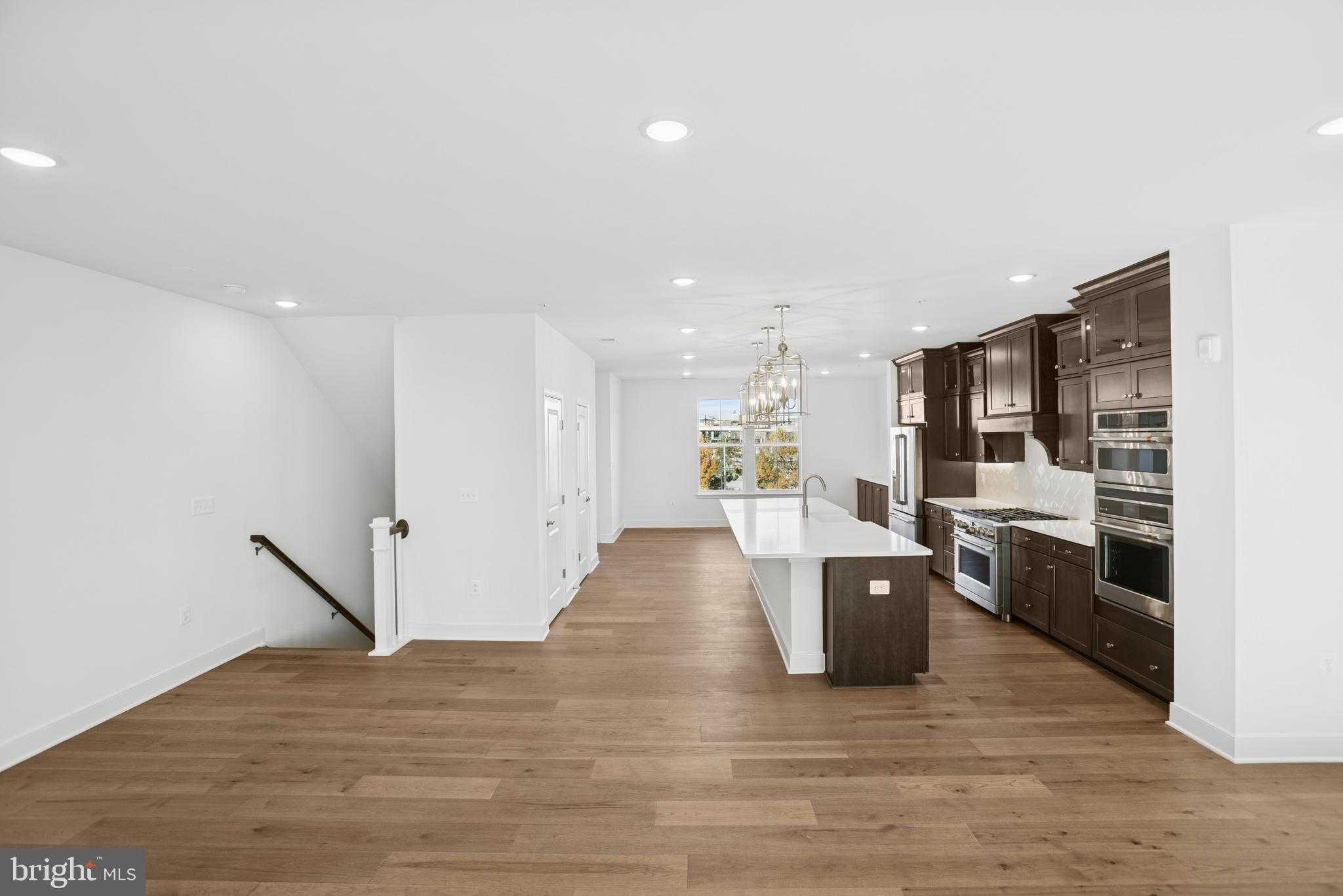 105B E Cromwell St photo 7