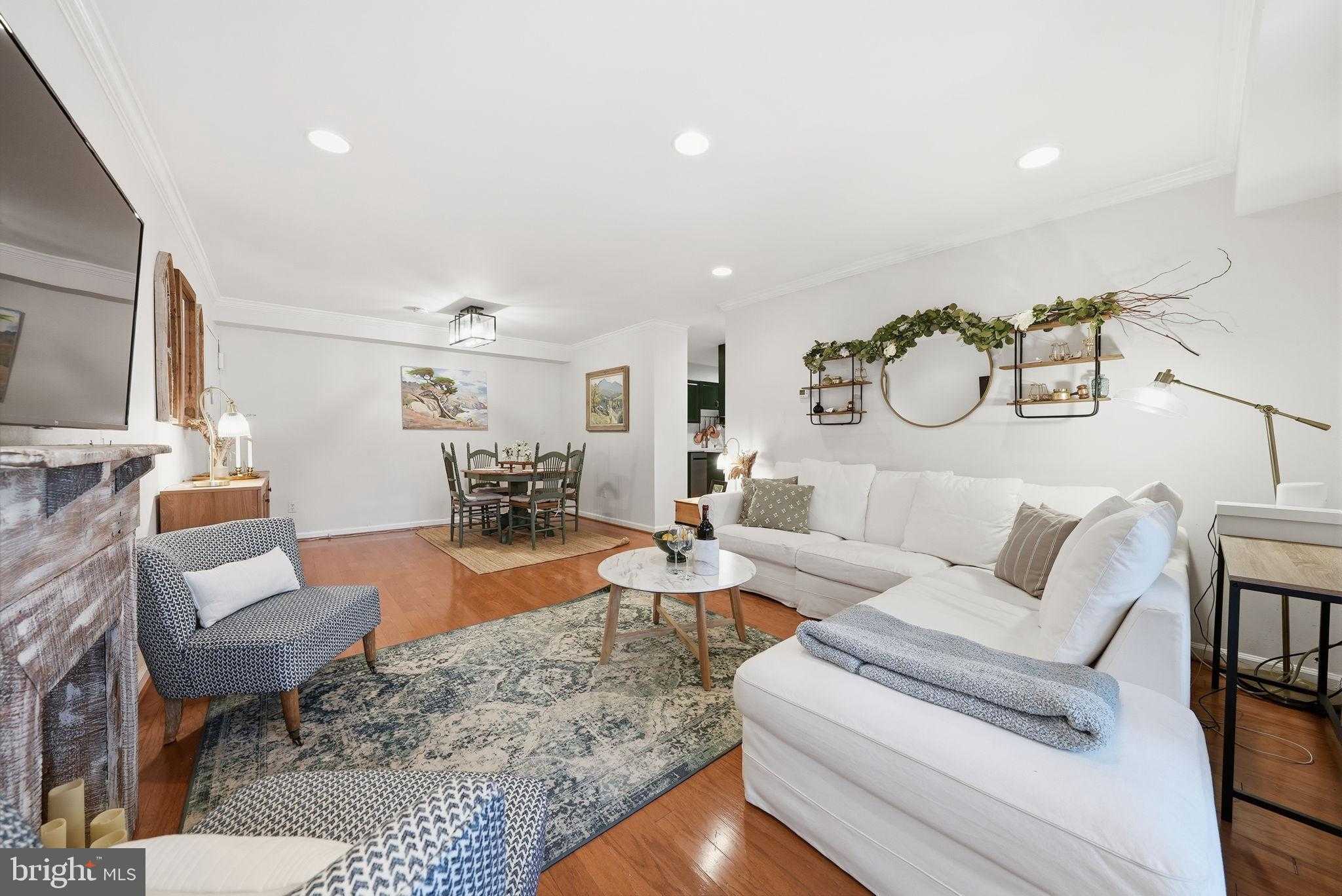 8231 Kings Charter Ln photo 6