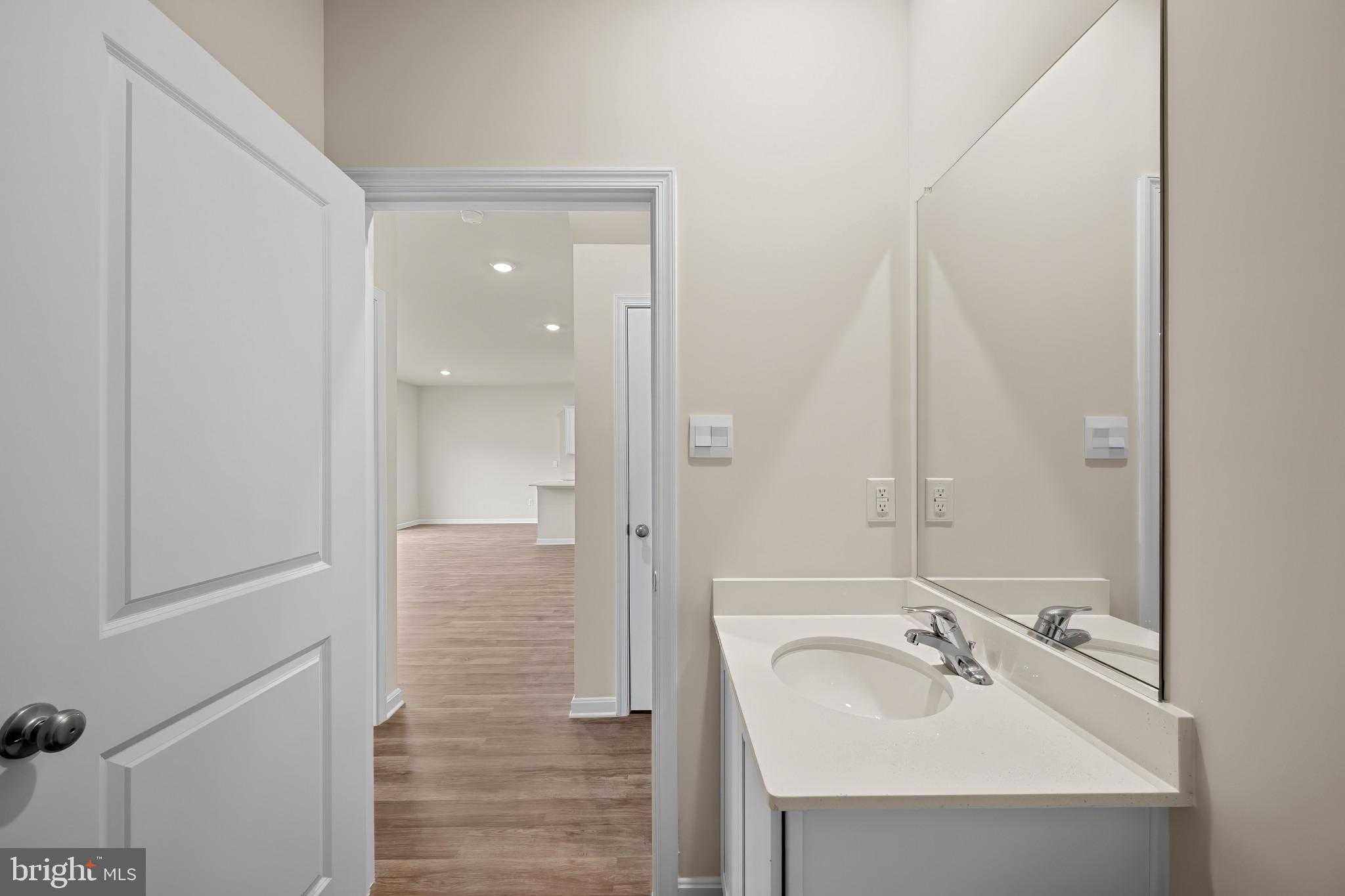 547 Atkinson St photo 13