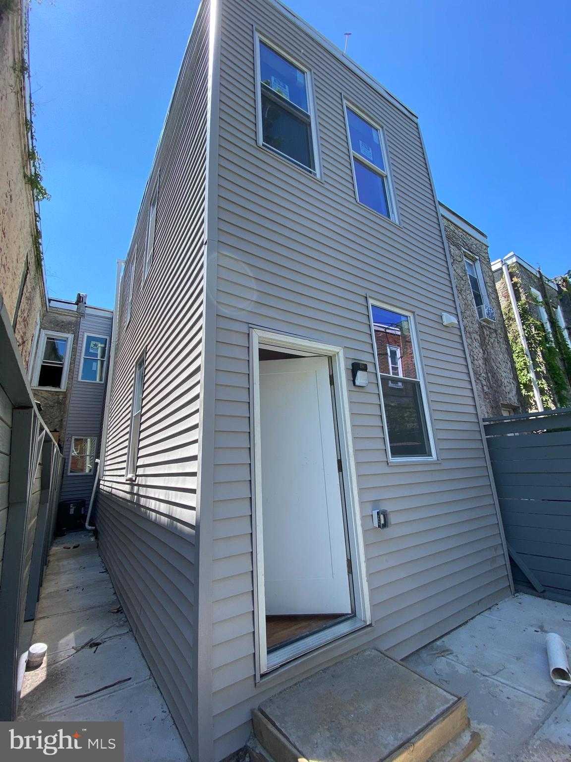 2539 N 30th St photo 13