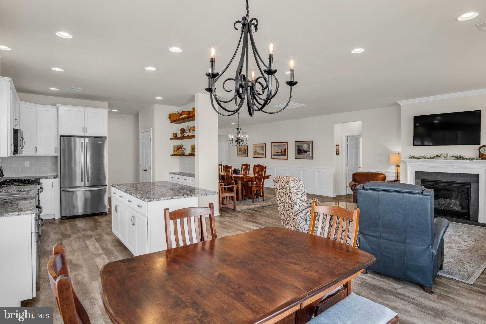 614 Republic Way photo 16