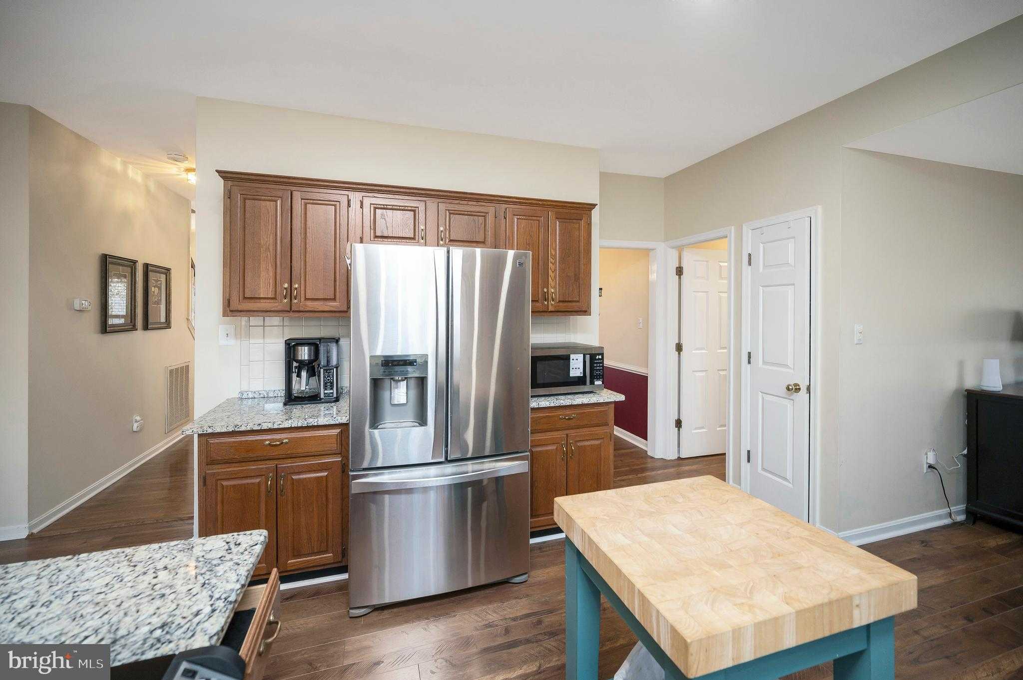 106 Chesterfield CT photo 13