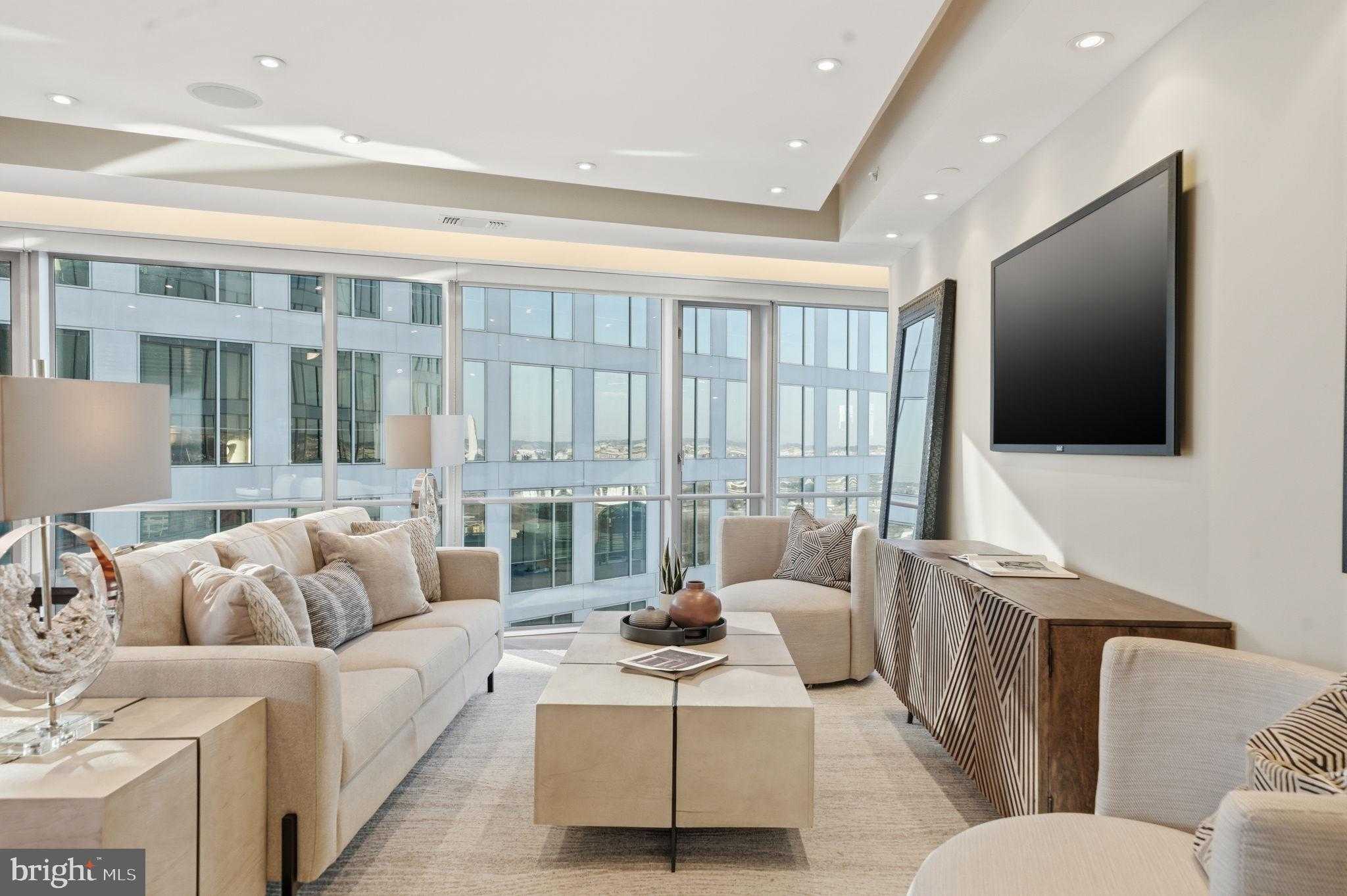 1111 19th St N Apt 2705 photo 3