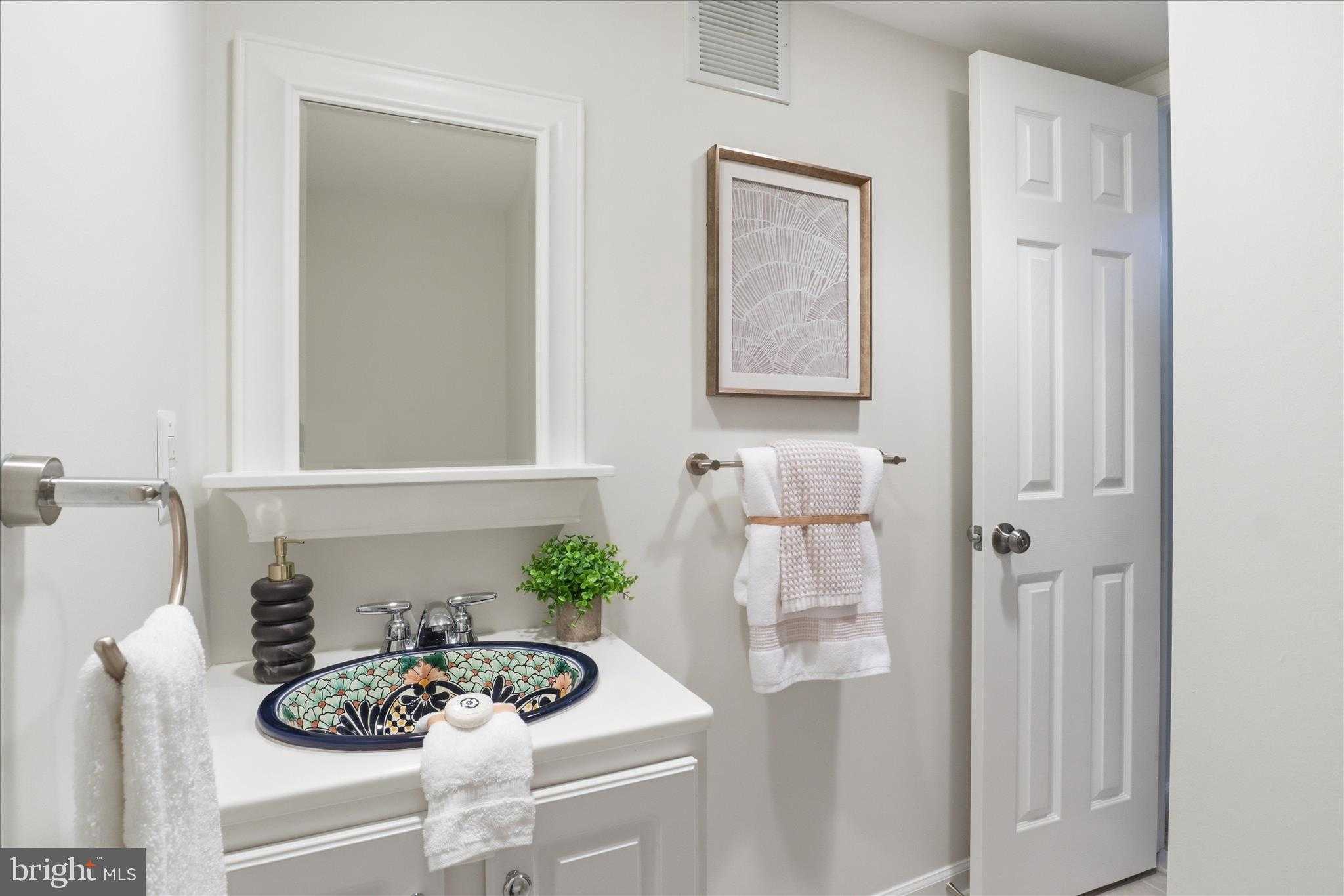 1306 Chetworth CT photo 28