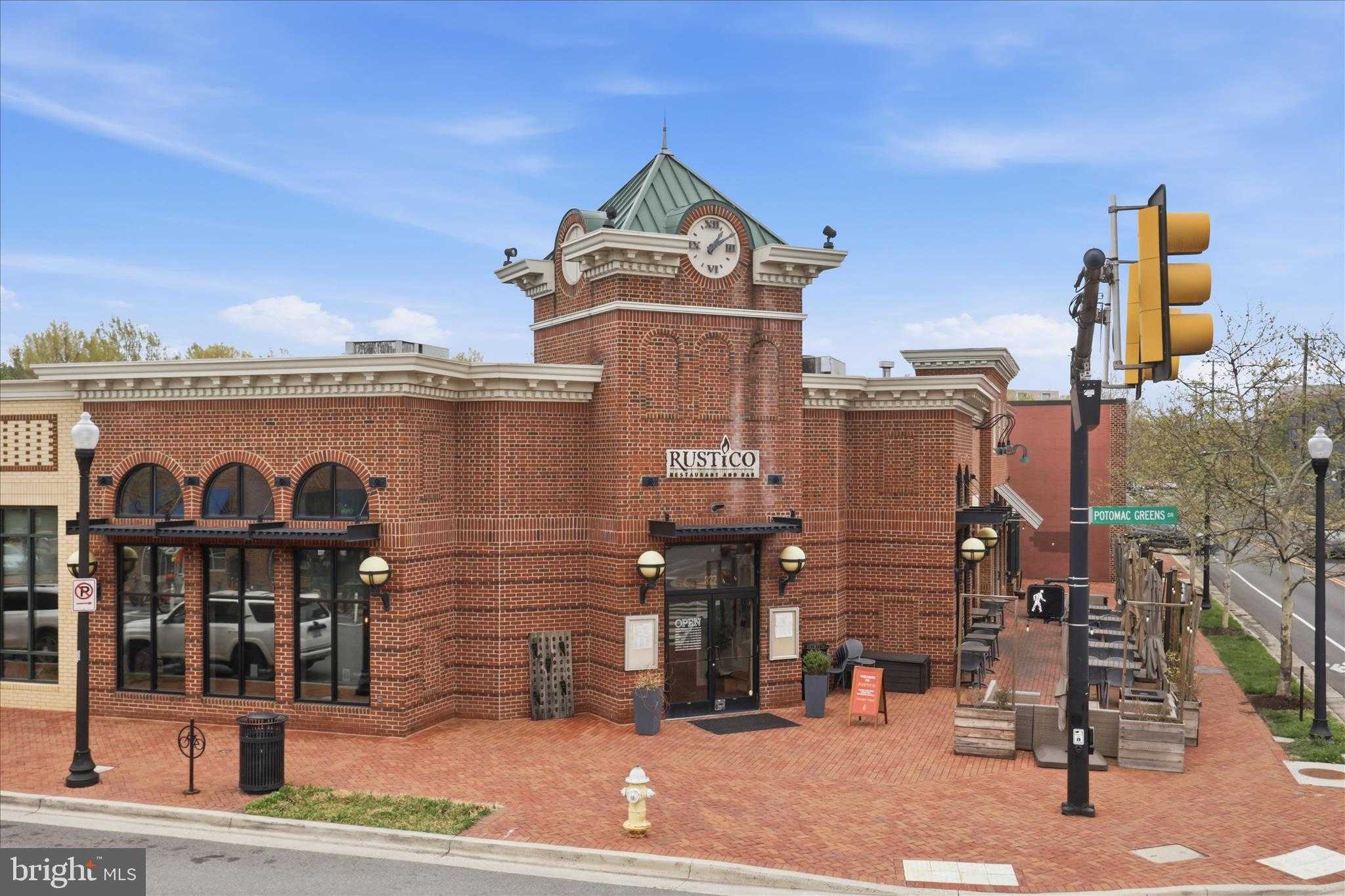 1306 Chetworth CT photo 31