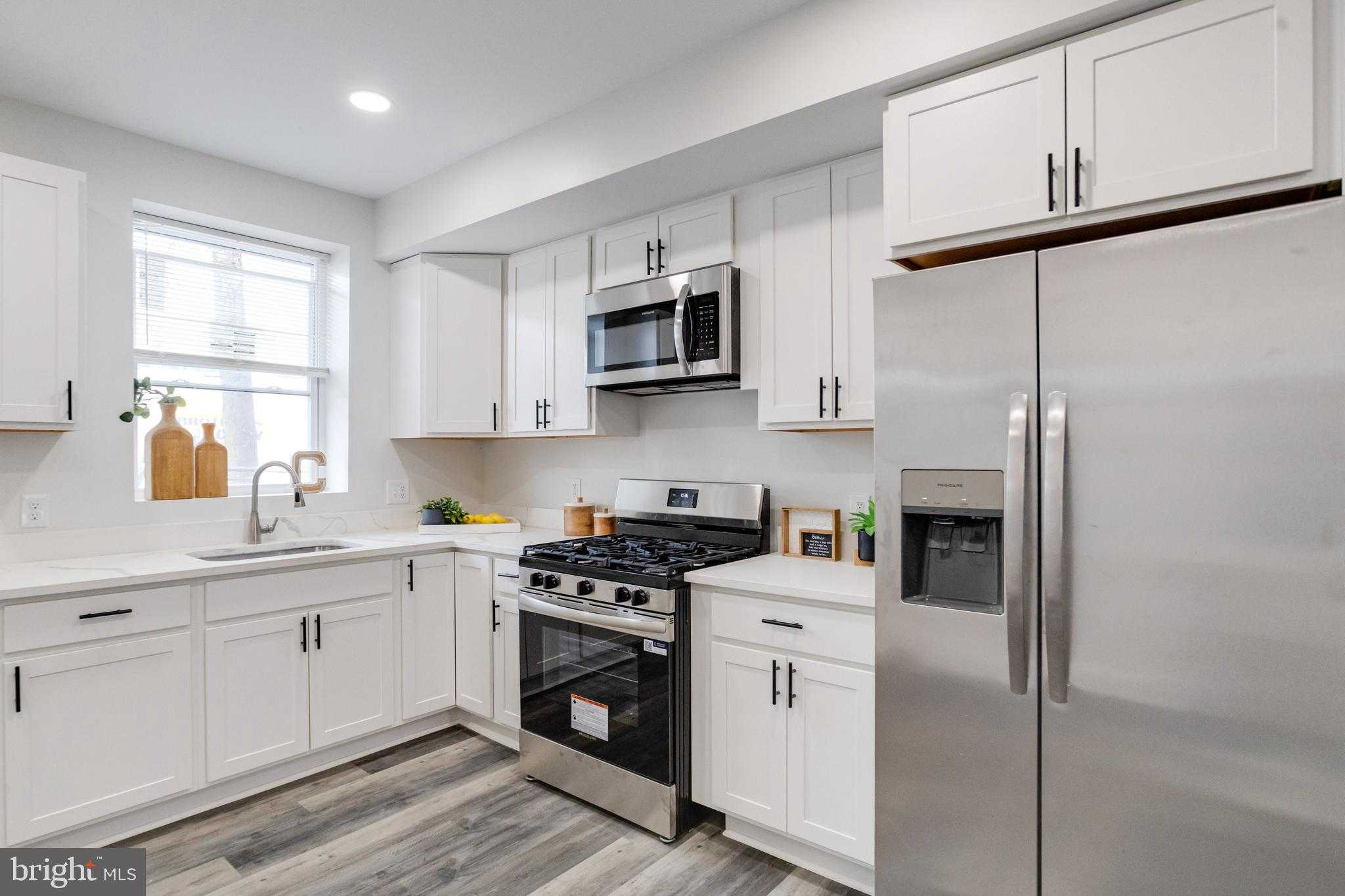 315 N Robinson St photo 11