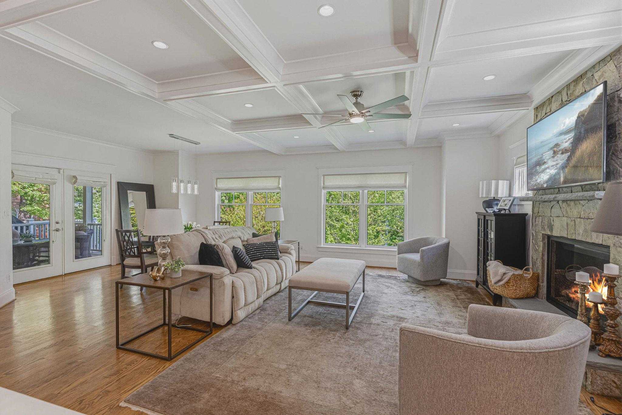 3651 N Harrison St photo 16