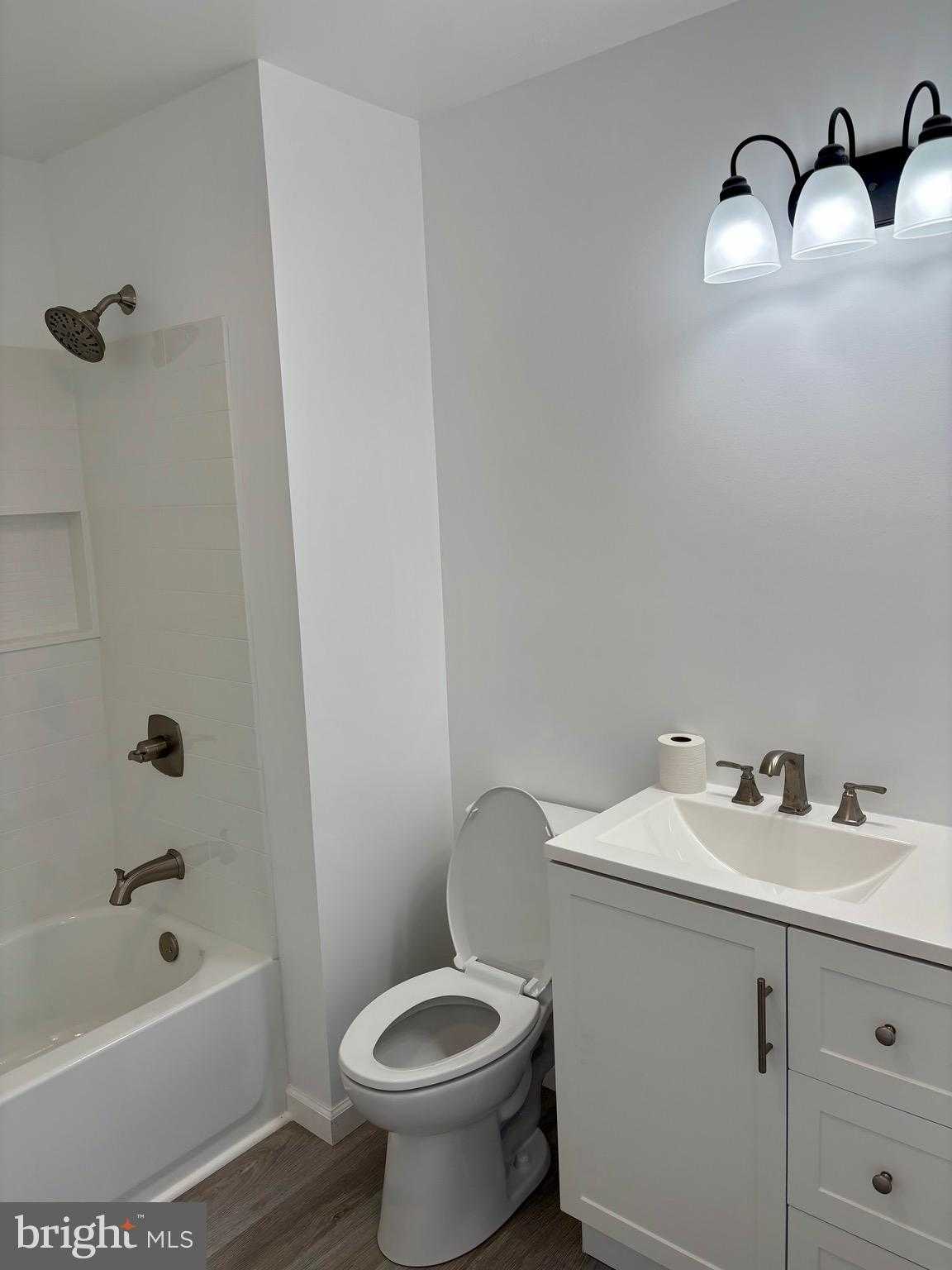 195 Grant St photo 13