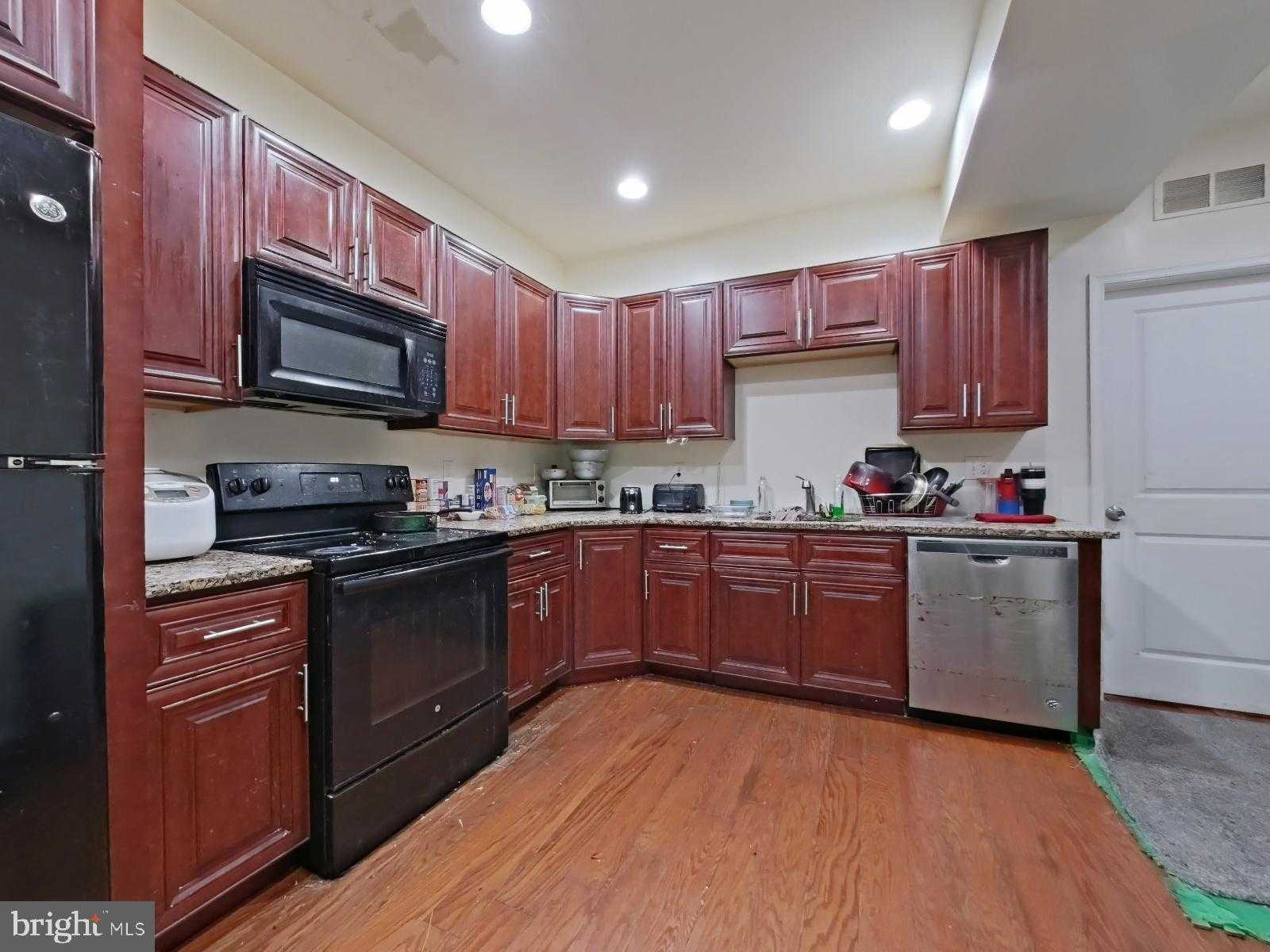 2141 N 18th St photo 14