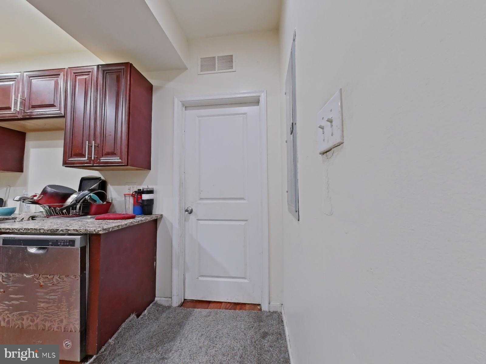 2141 N 18th St photo 16