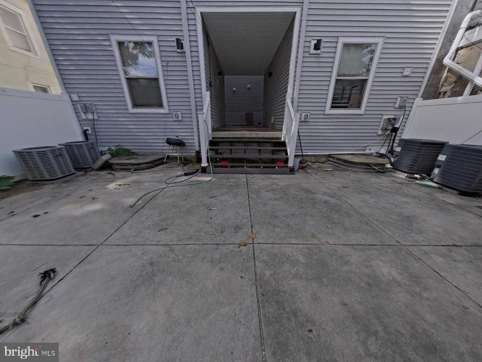 2141 N 18th St photo 21