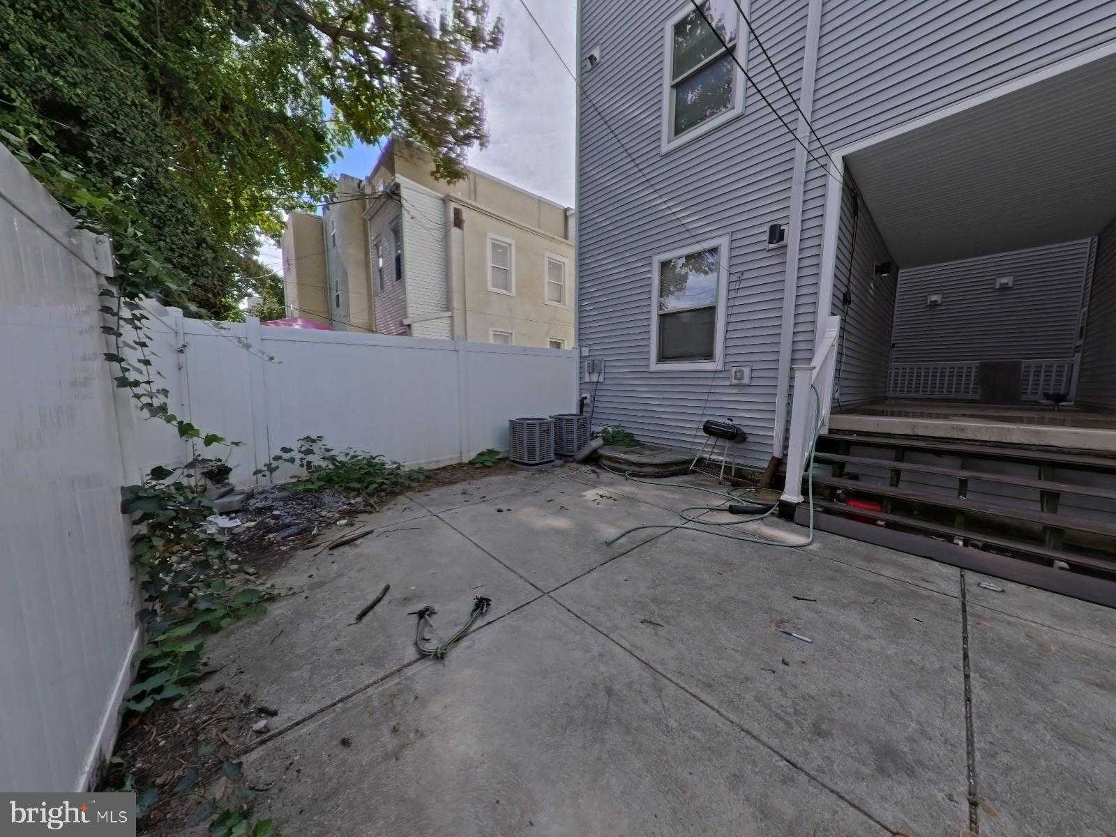 2141 N 18th St photo 23