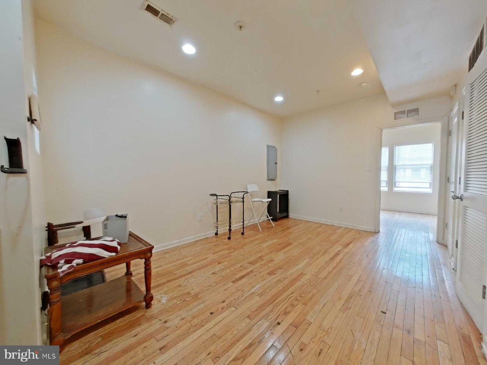 2141 N 18th St photo 28