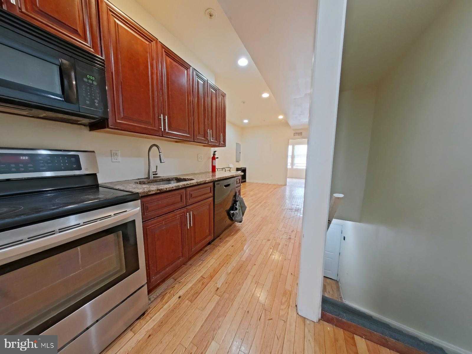 2141 N 18th St photo 31