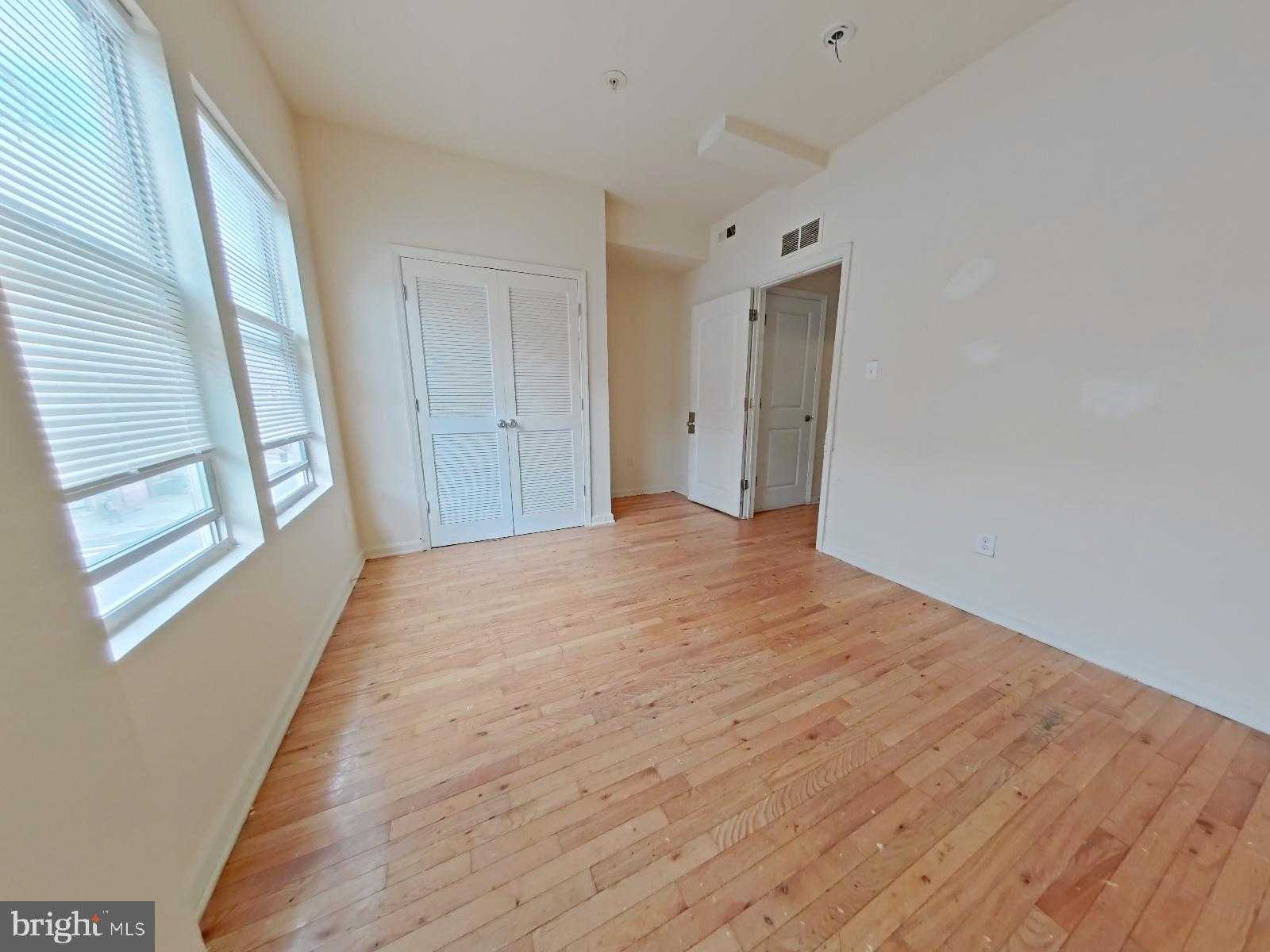 2141 N 18th St photo 35