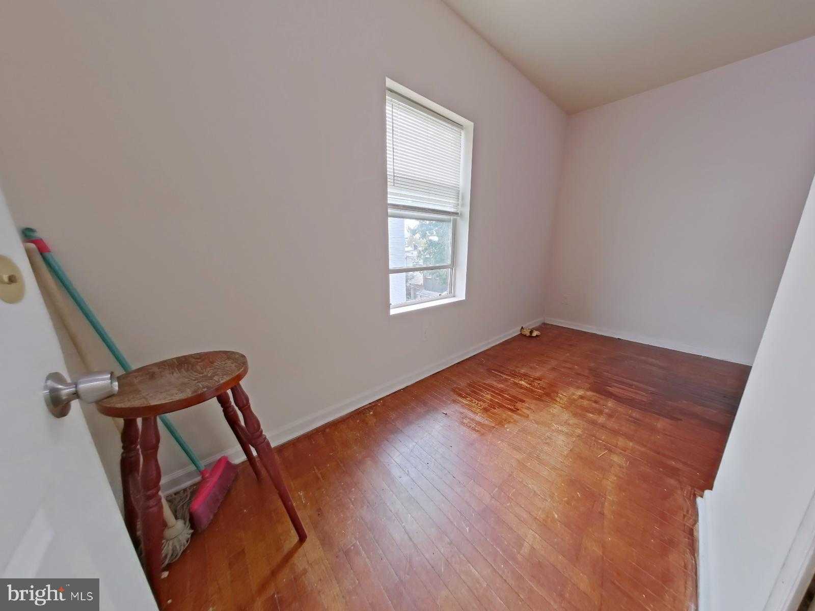 2141 N 18th St photo 37