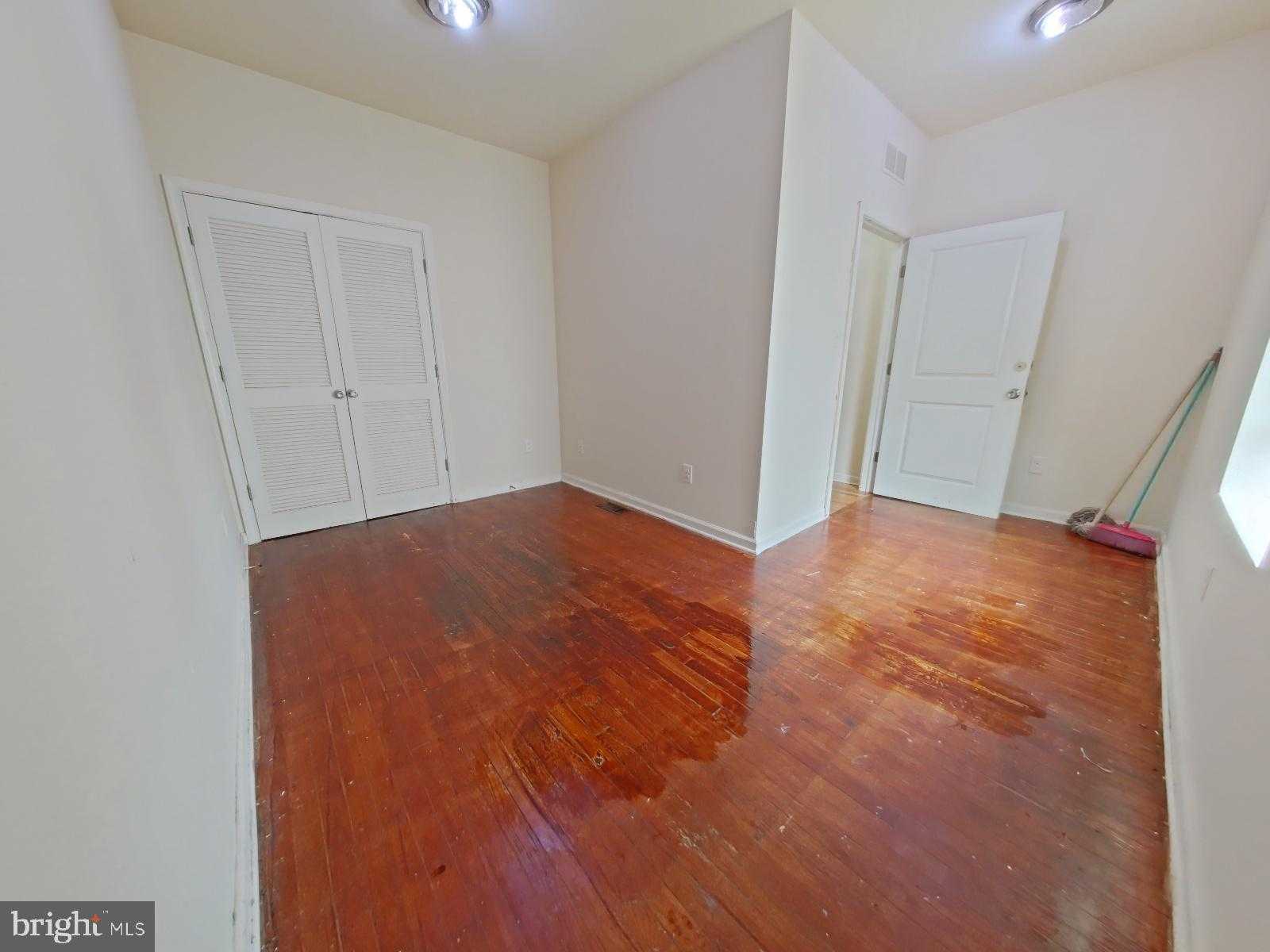 2141 N 18th St photo 38