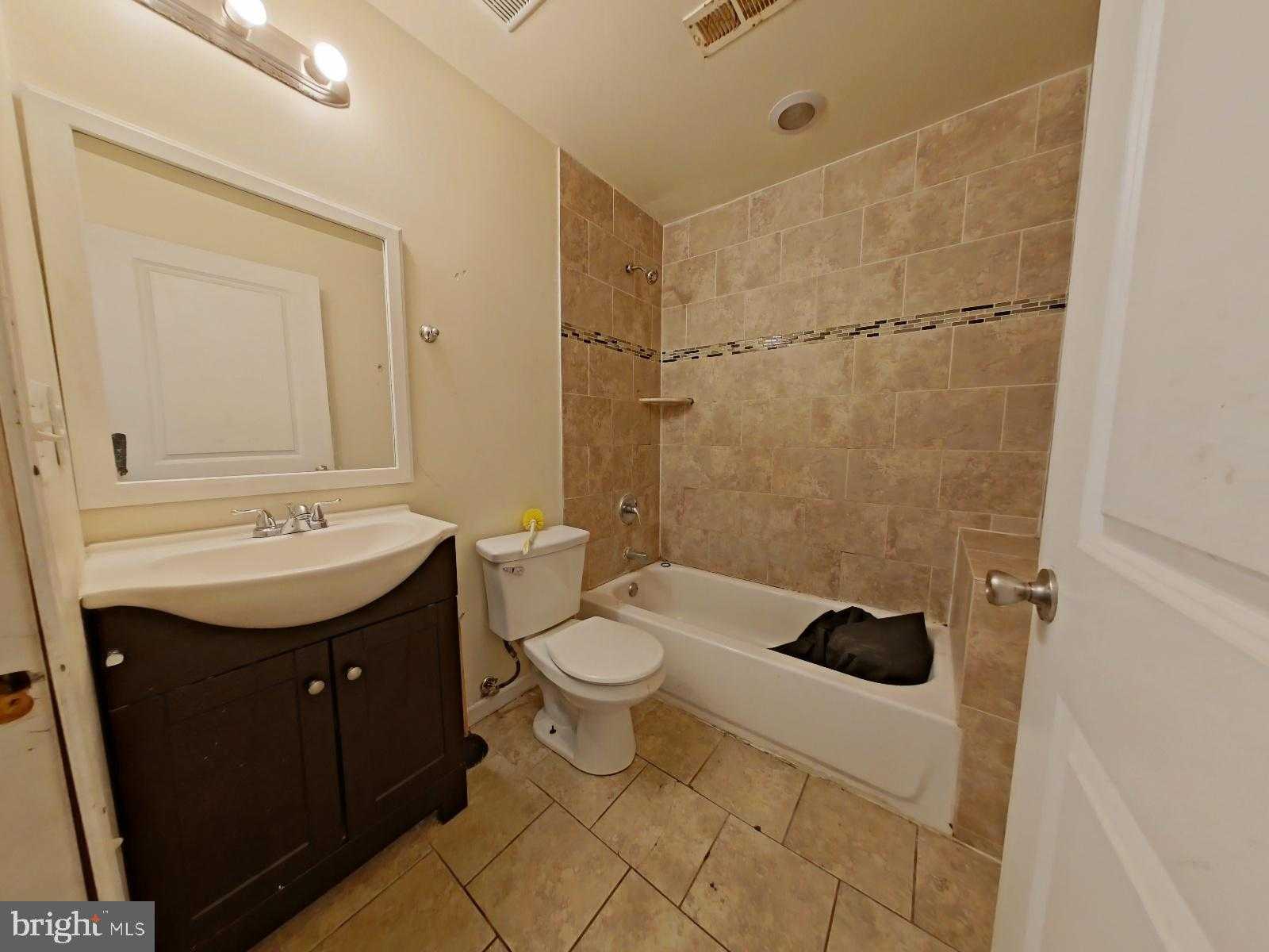 2141 N 18th St photo 43