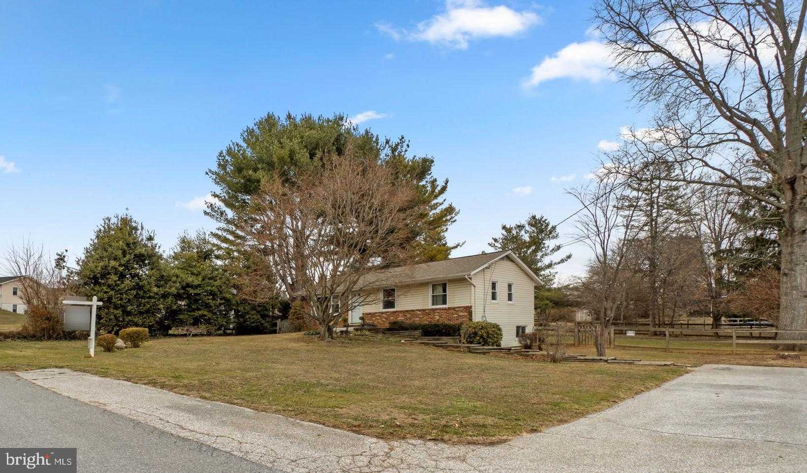 6 Dorothy Ave photo 2