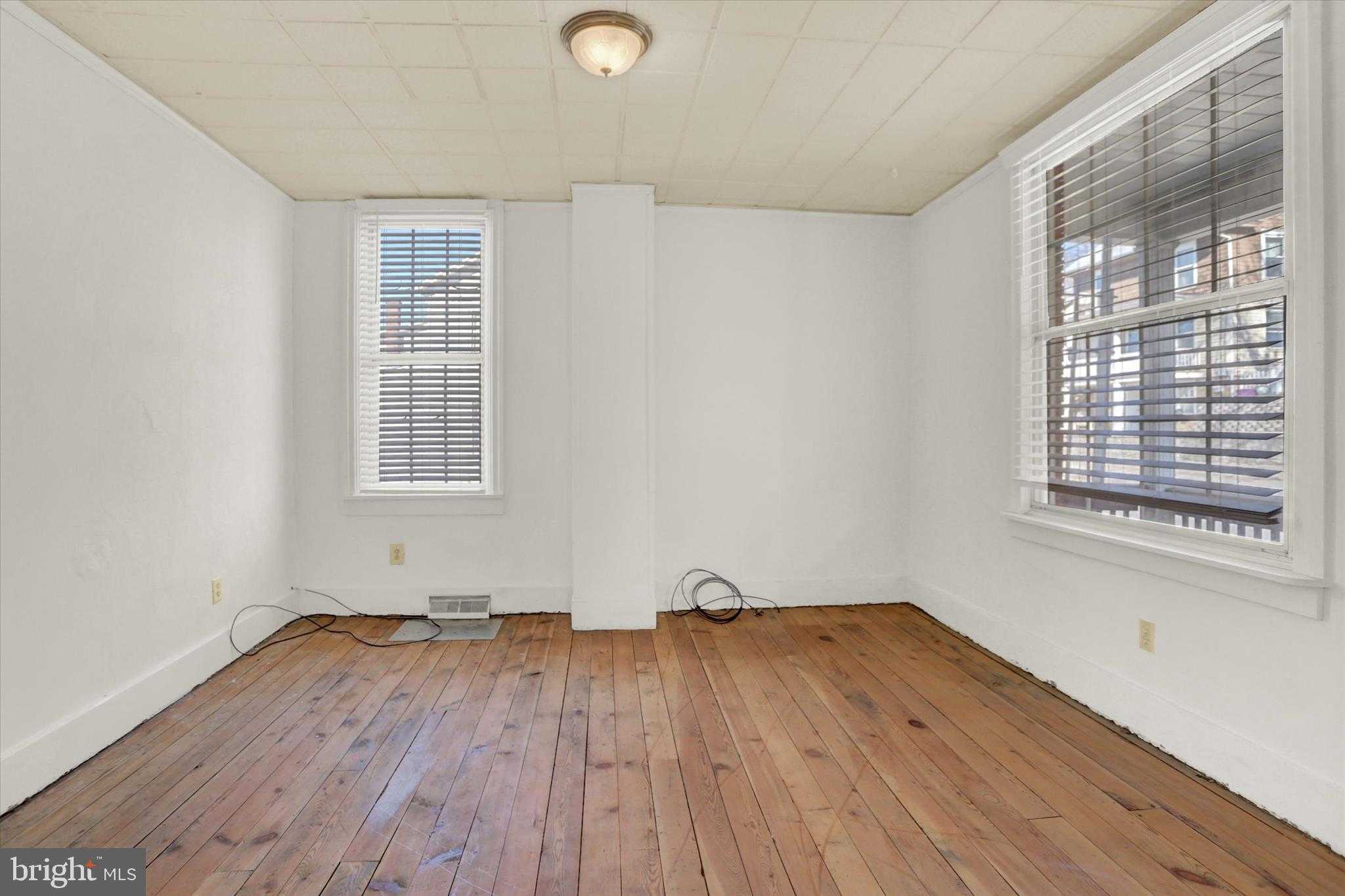 25 S Market St photo 7