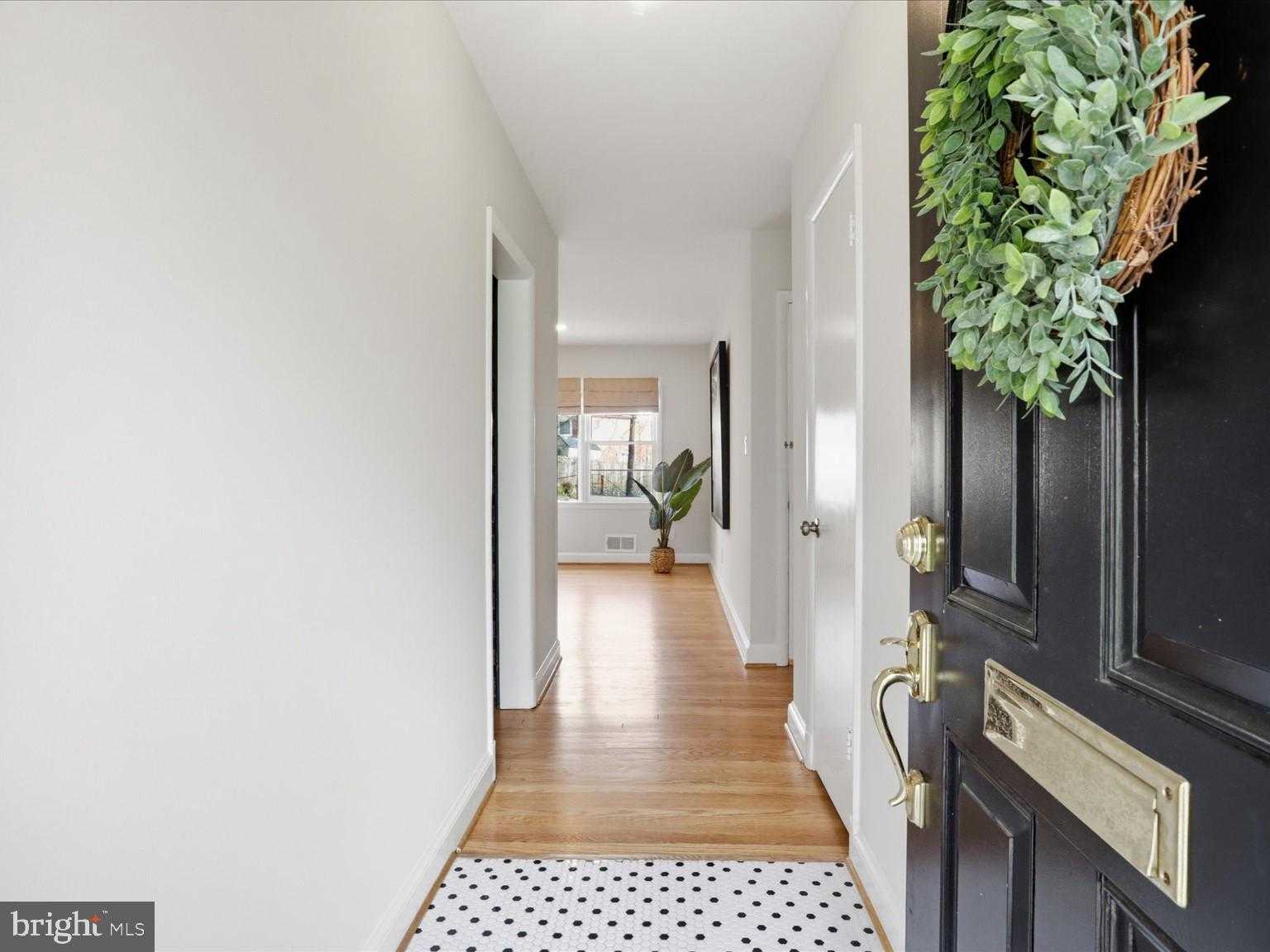 6424 Walters Woods Dr photo 8