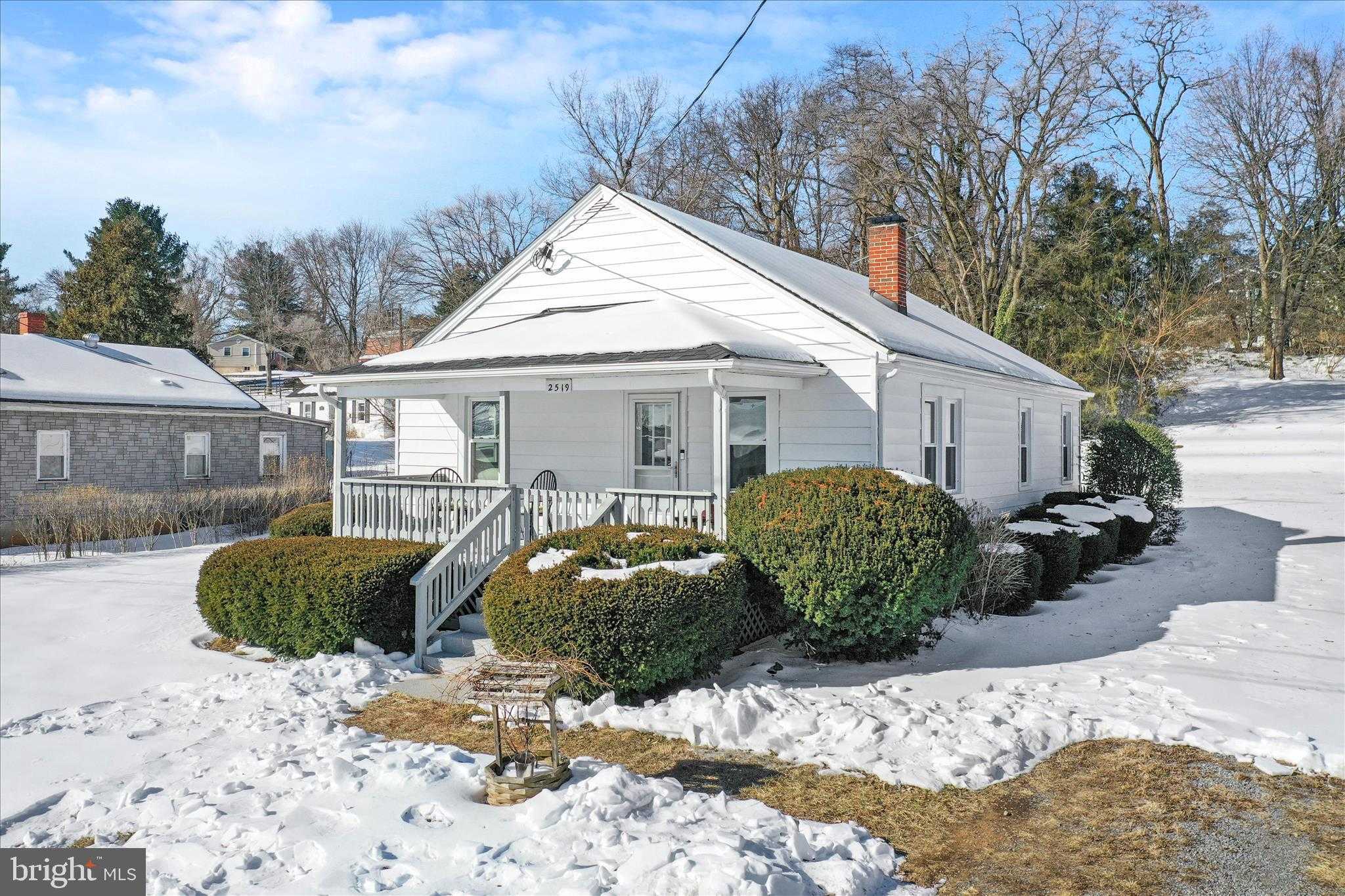 2519 Hockman Ave photo 2